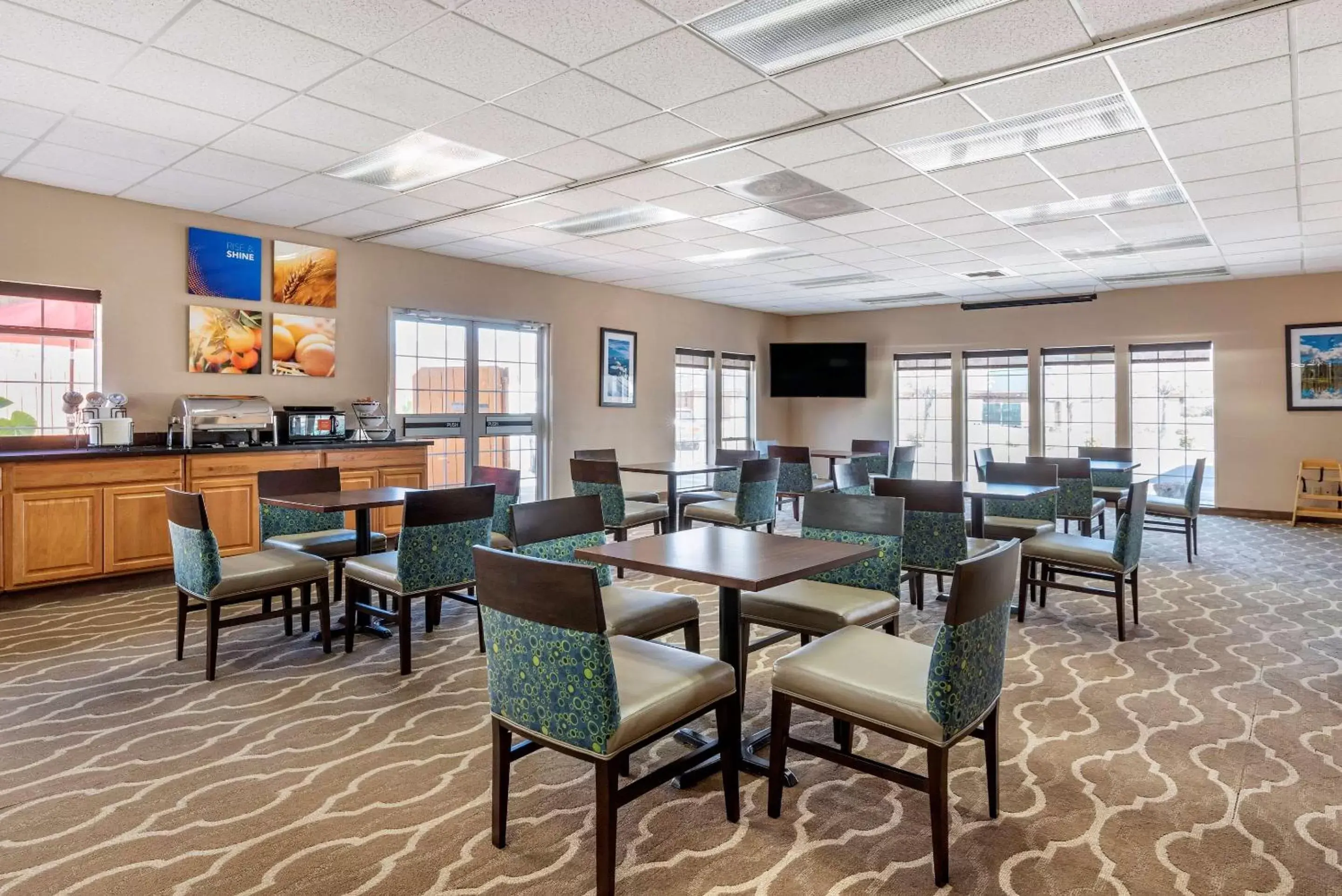 Restaurant/Places to Eat in Comfort Inn & Suites Klamath Falls