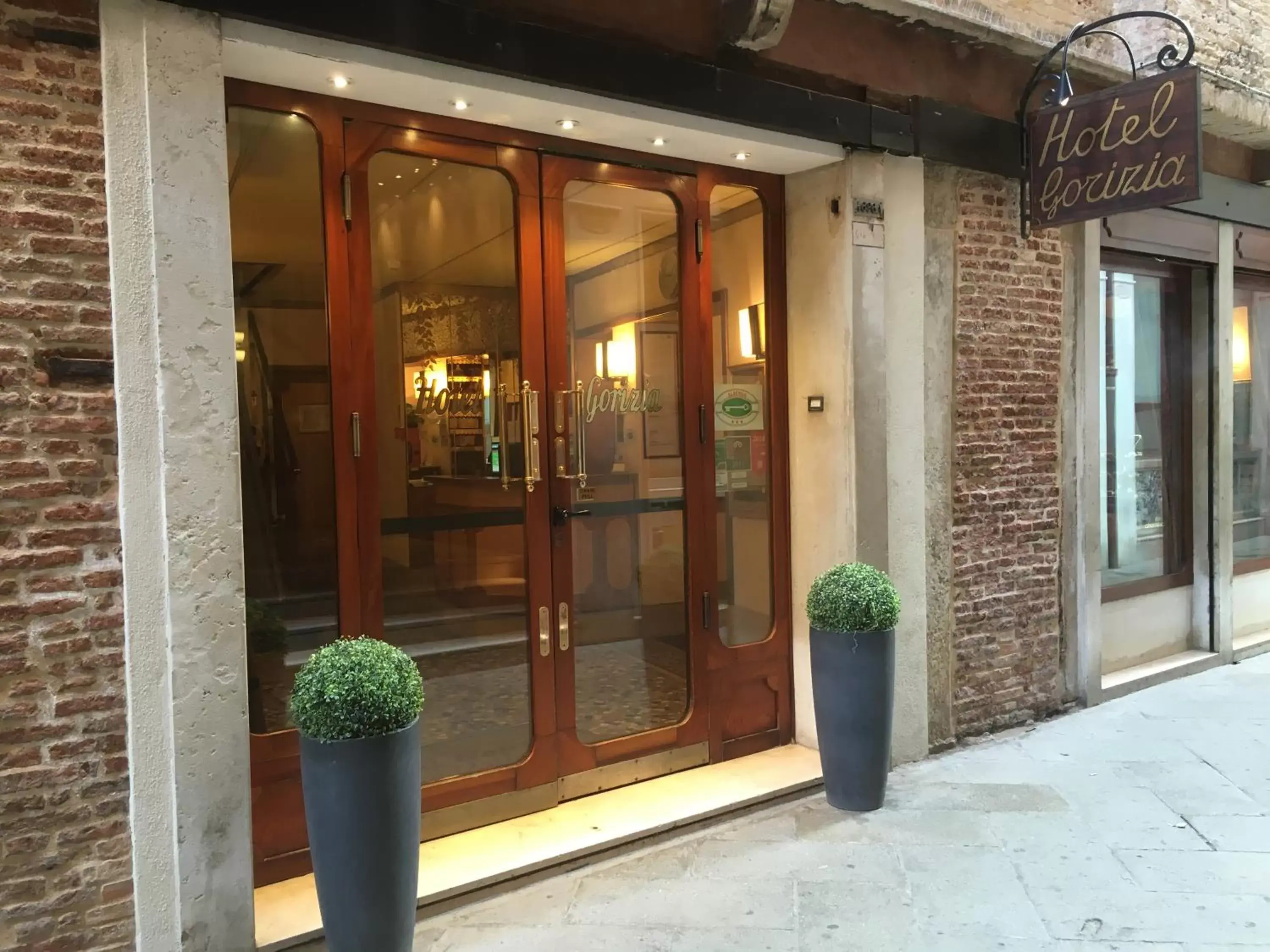 Property building, Facade/Entrance in Hotel Gorizia a La Valigia