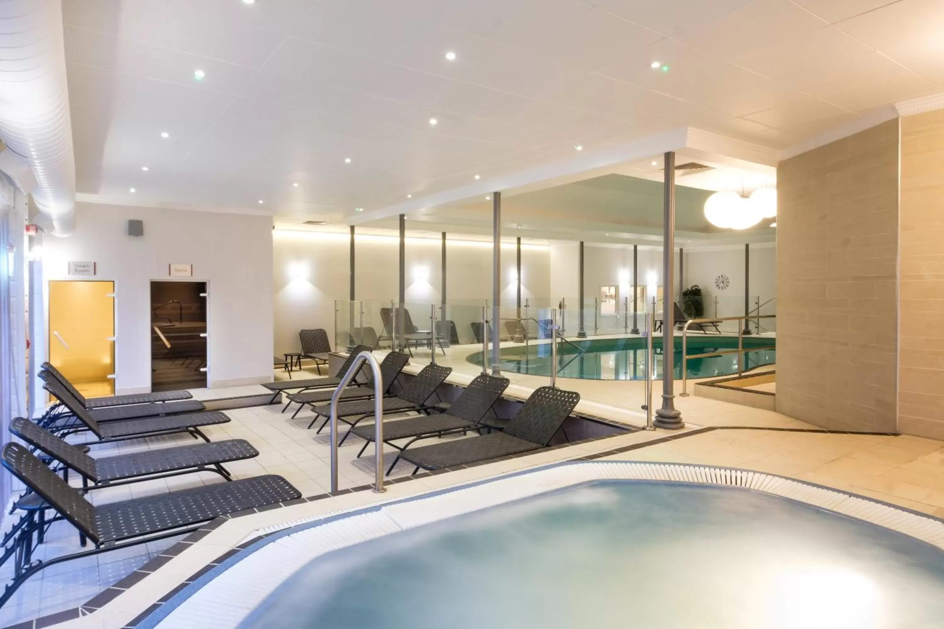 Spa and wellness centre/facilities, Swimming Pool in Crowne Plaza Felbridge - Gatwick, an IHG Hotel