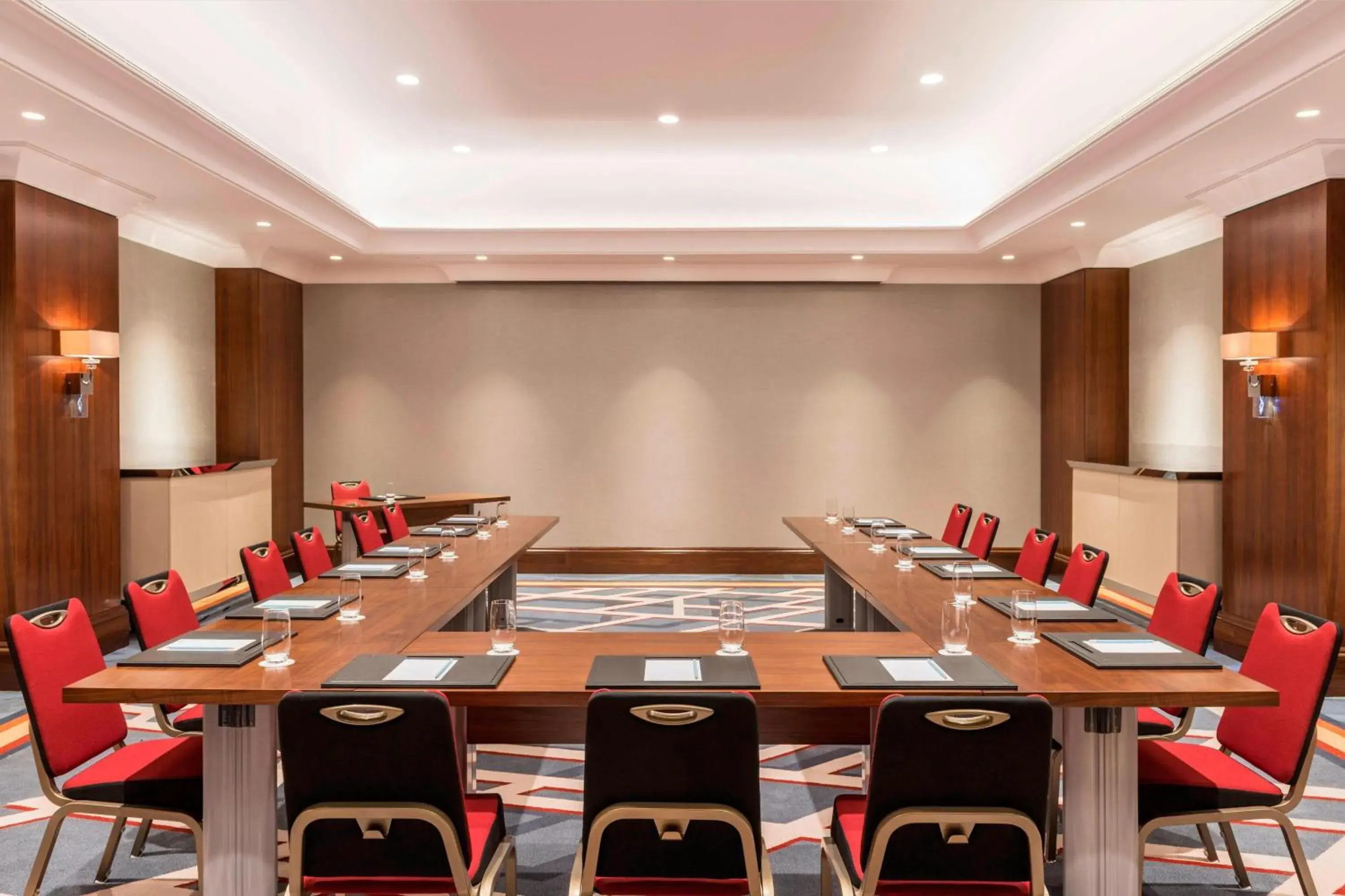 Meeting/conference room in Sheraton Oman Hotel