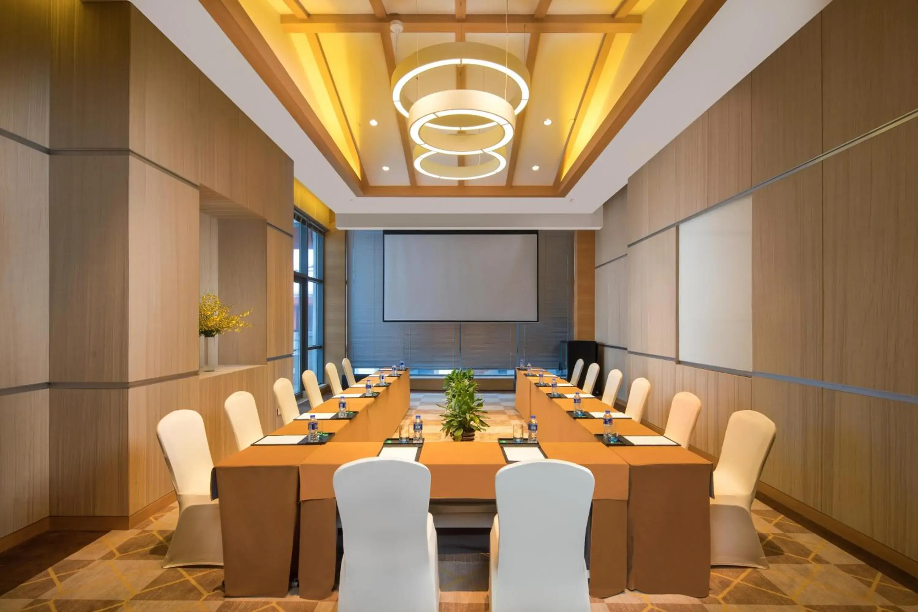 Meeting/conference room in Holiday Inn Kunshan Huaqiao, an IHG Hotel