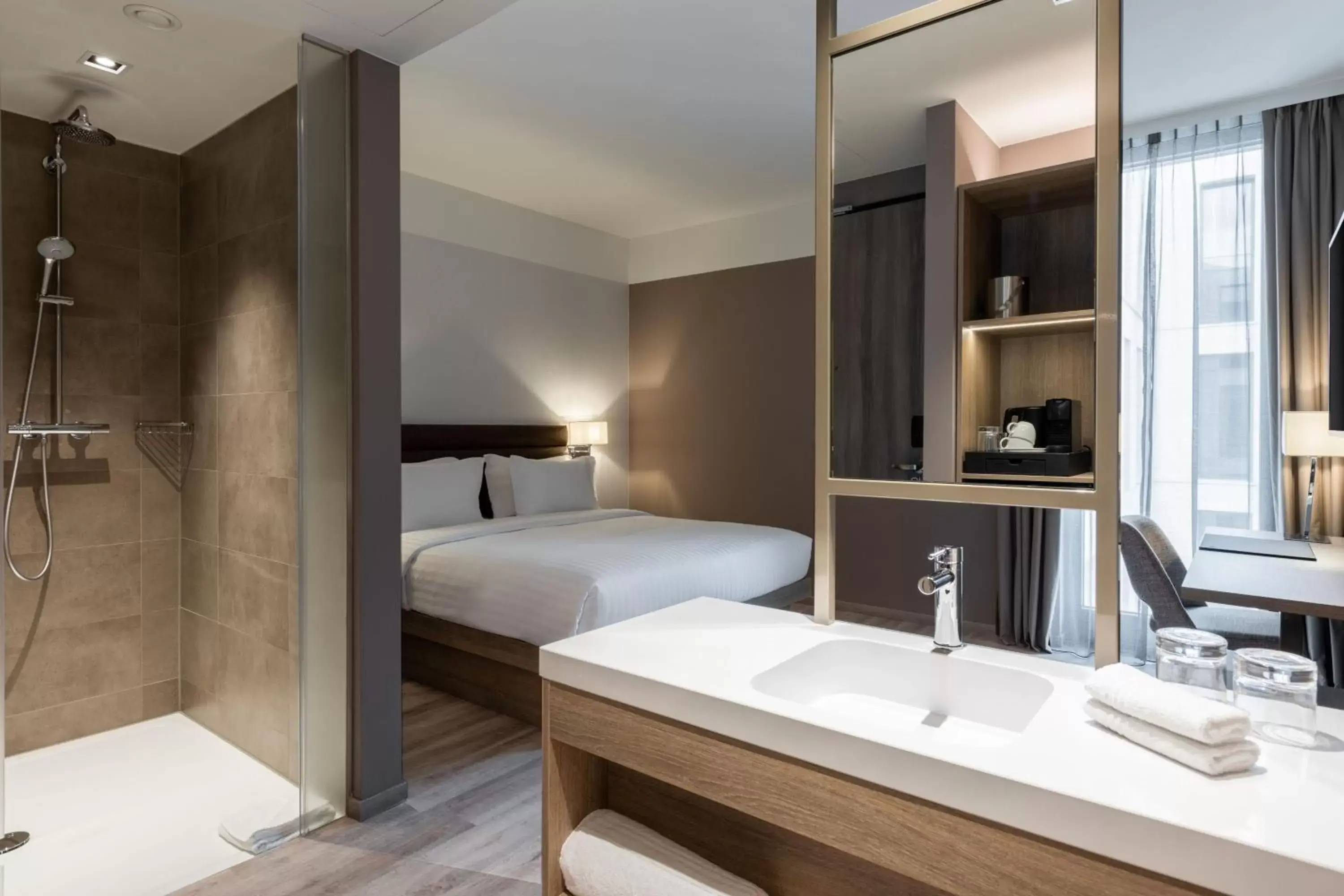 Photo of the whole room, Bathroom in AC Hotel by Marriott Wuerzburg
