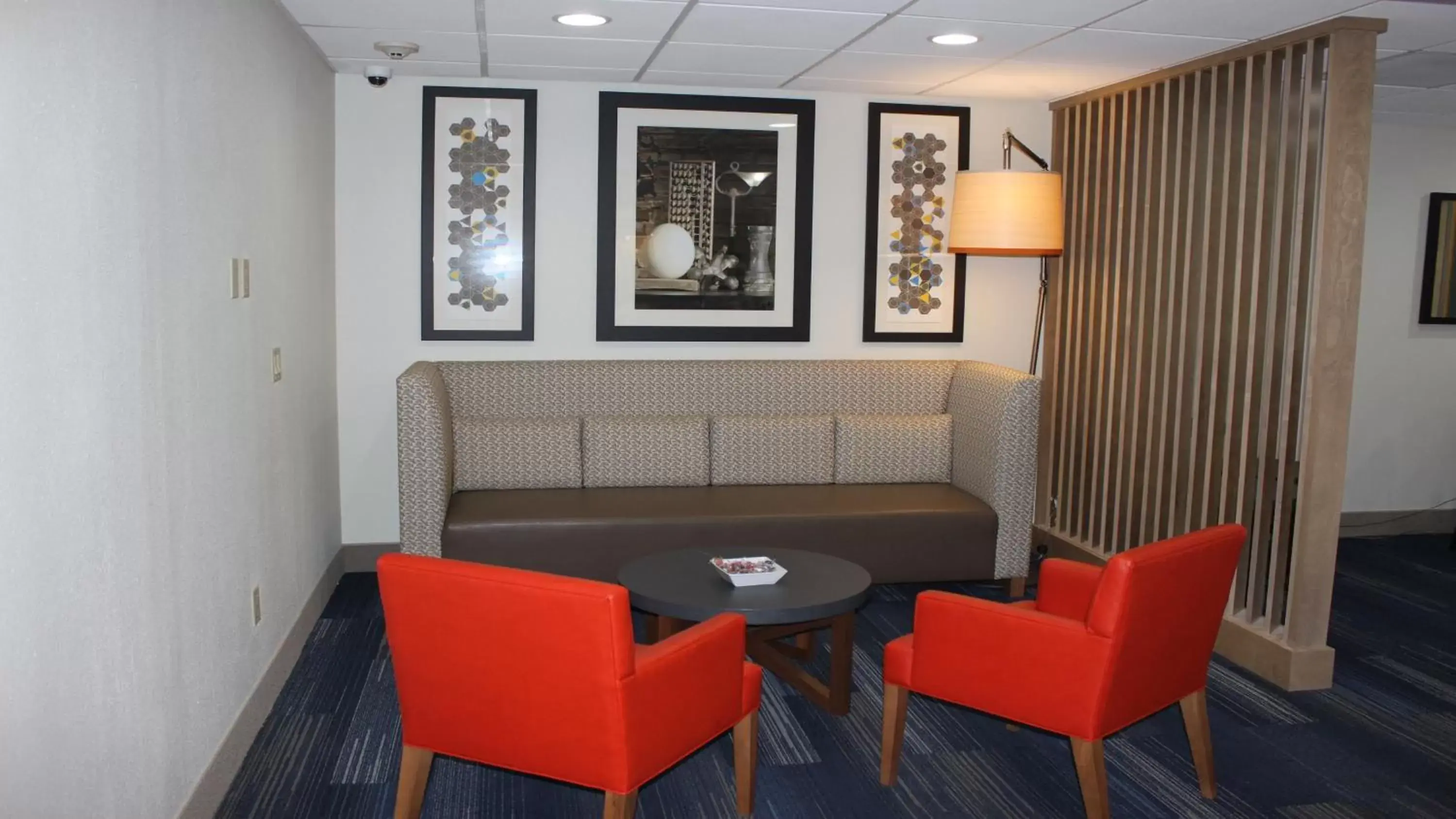 Lobby or reception in Holiday Inn Express Orlando - South Davenport, an IHG Hotel