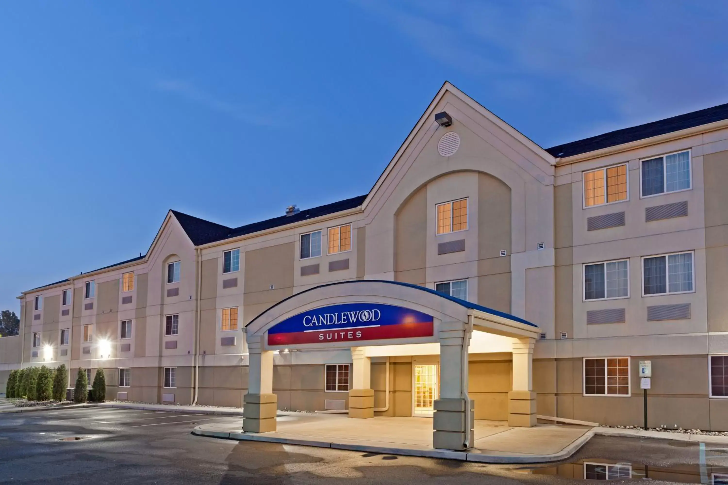 Property building in Candlewood Suites Secaucus, an IHG Hotel