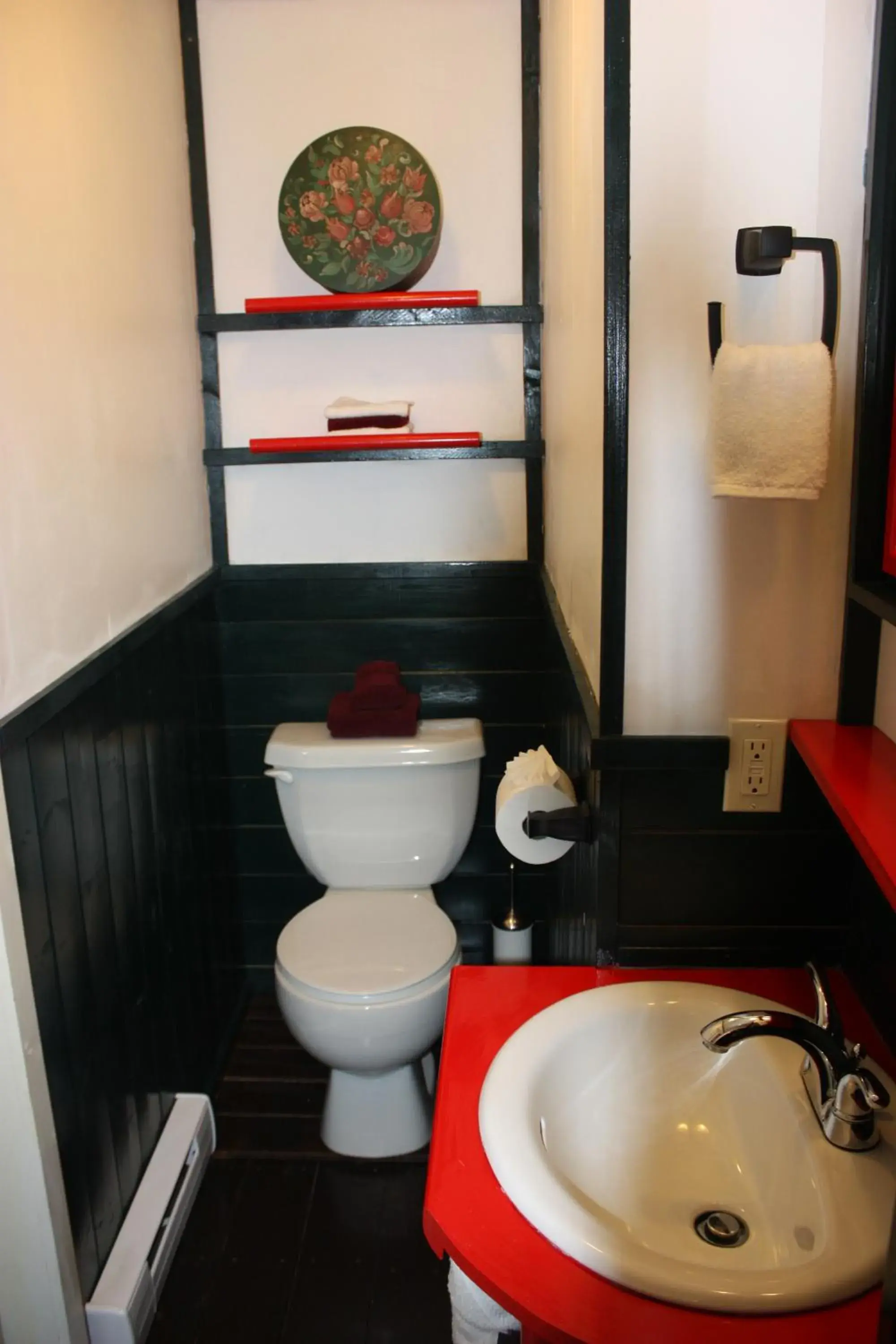 Bathroom in Woodhouse Cottages And Ranch