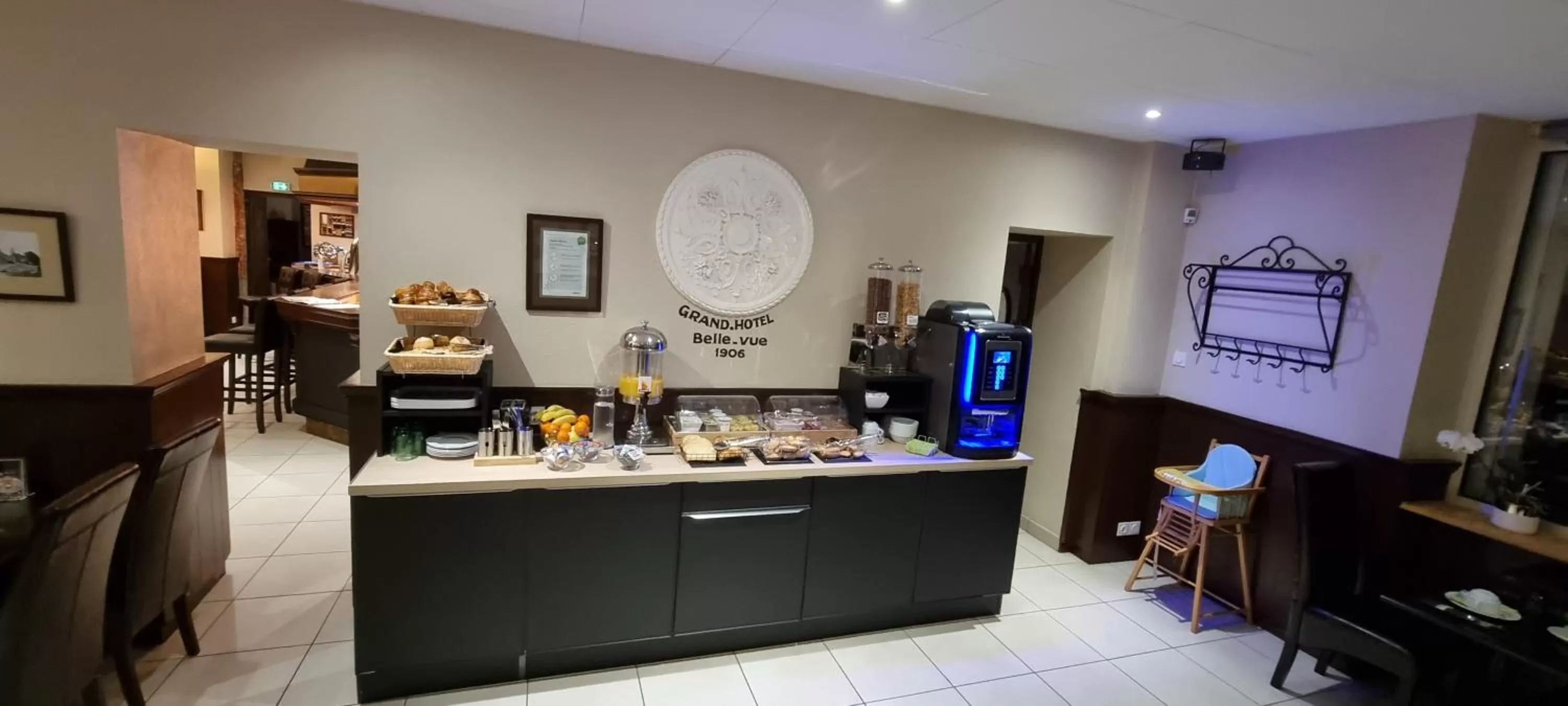 Buffet breakfast in Hotel le Bellevue