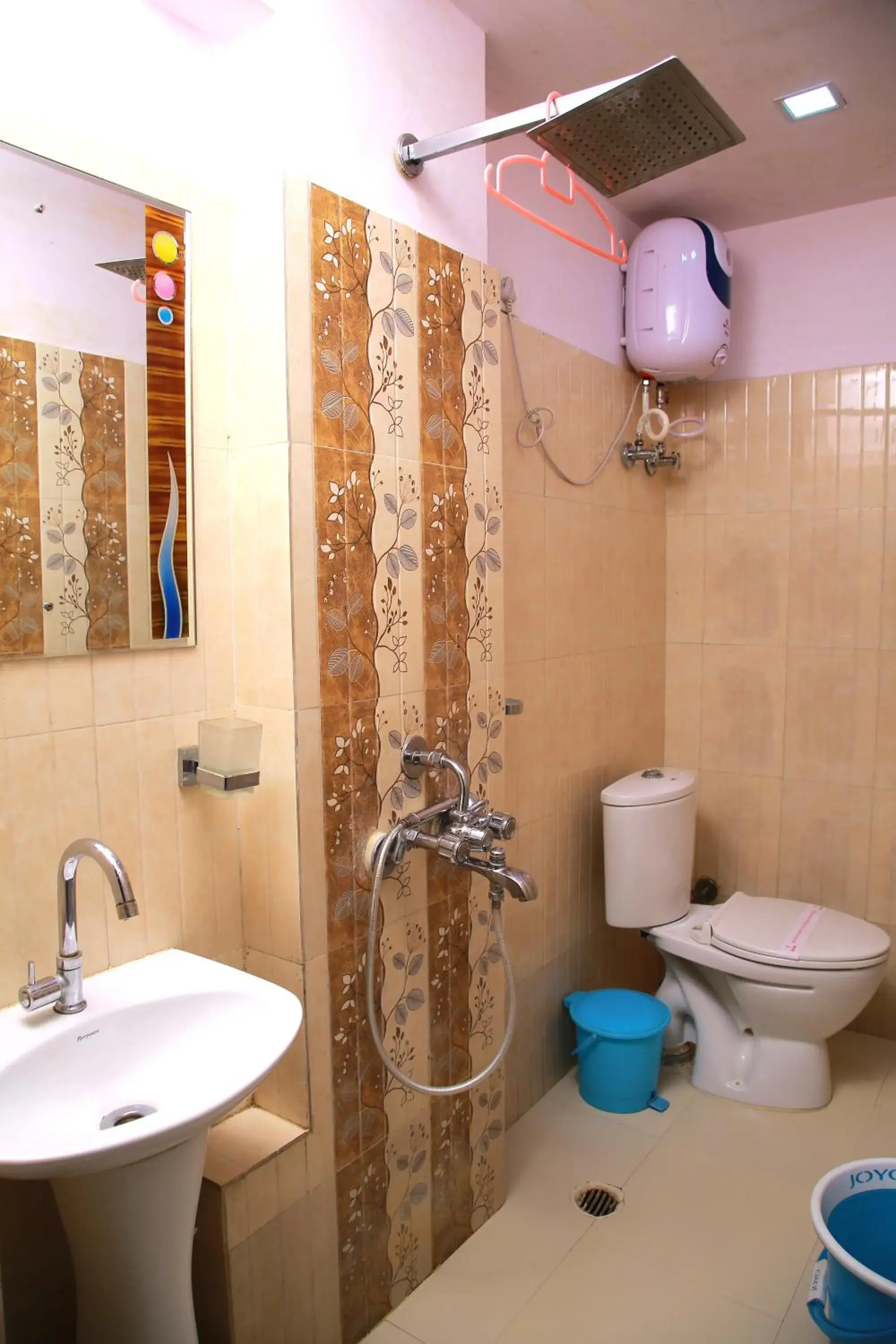 Bathroom in Babul Hotel