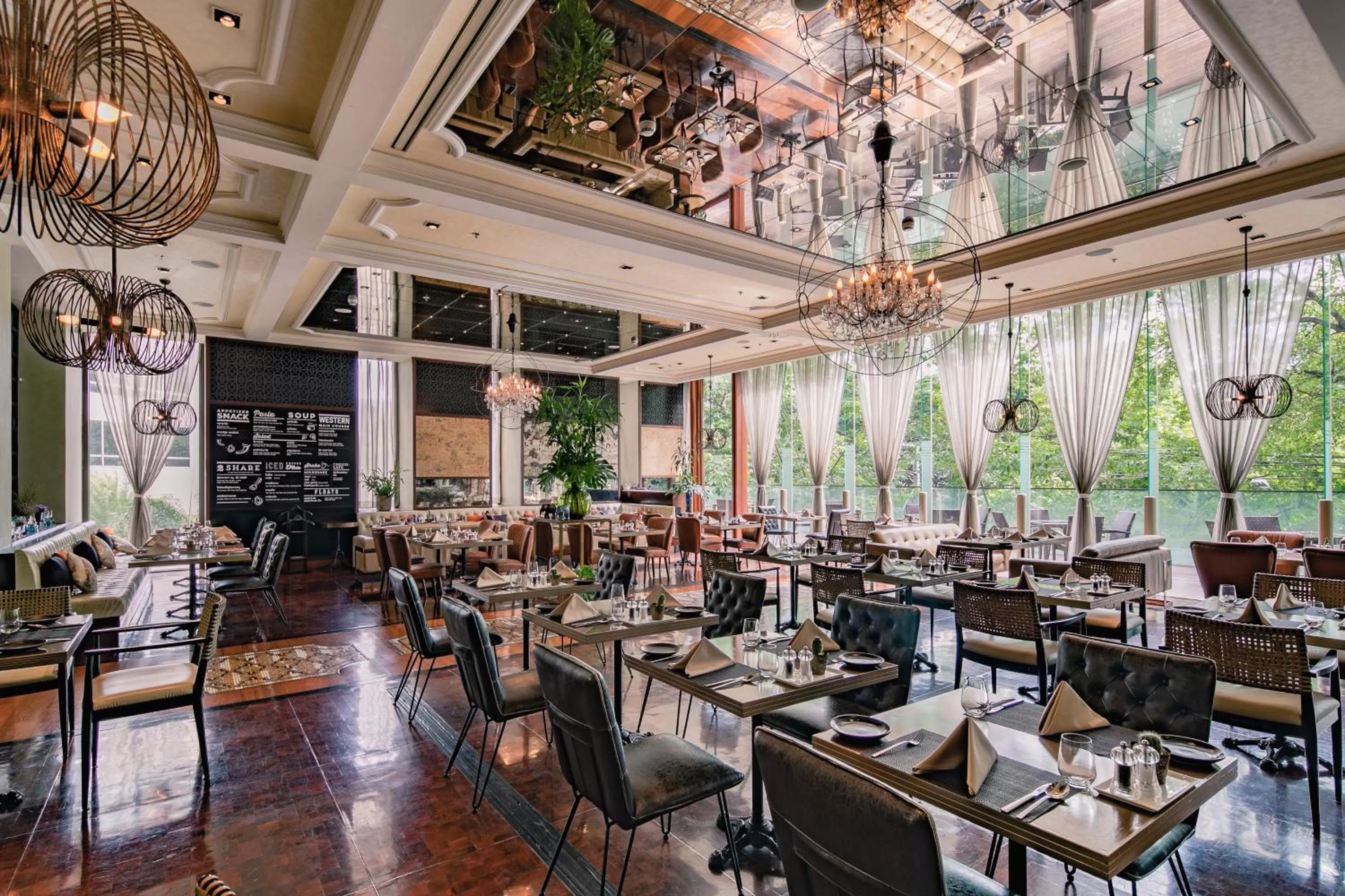 Restaurant/places to eat in Hotel Indigo Bangkok Wireless Road by IHG