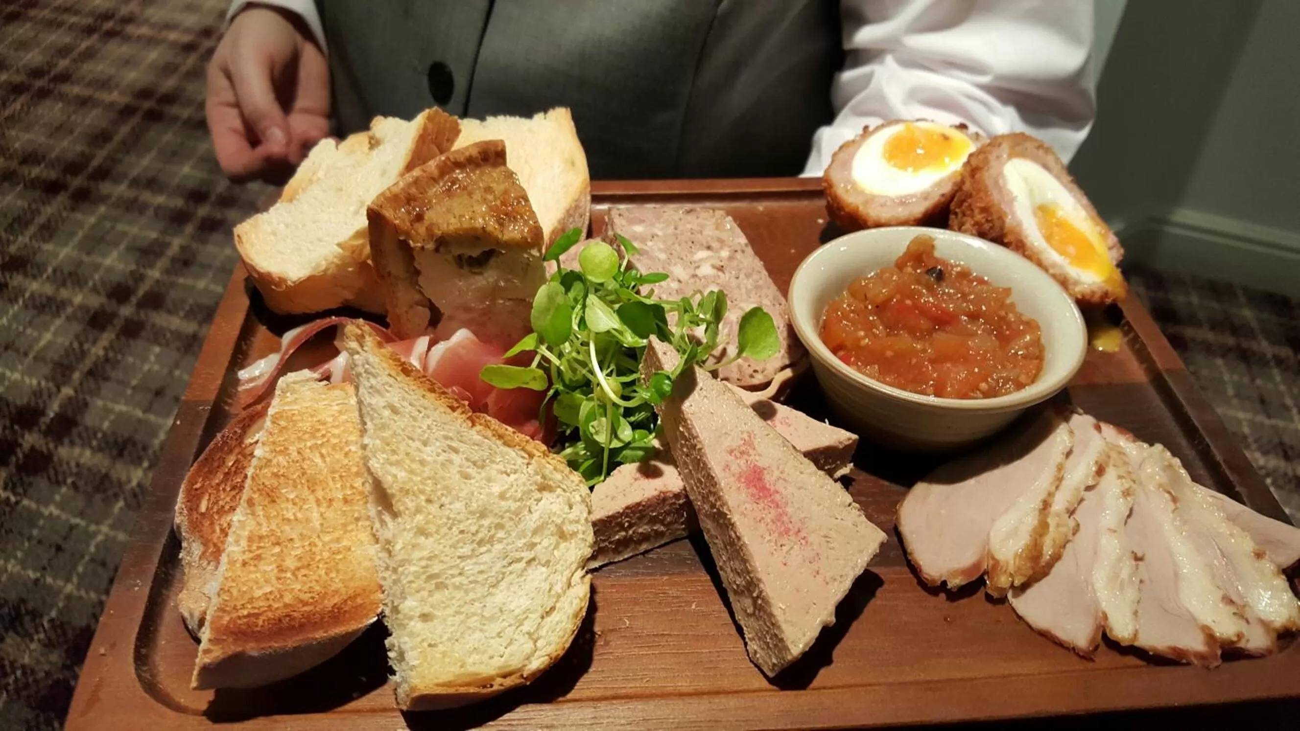 Food and drinks in The Priest House On The River