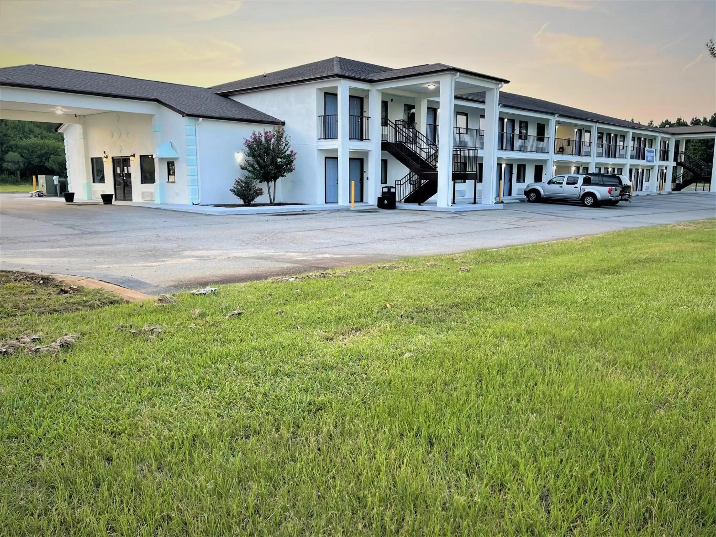 Property building in Rodeway Inn Sandersville Property building in Rodeway Inn Sandersville