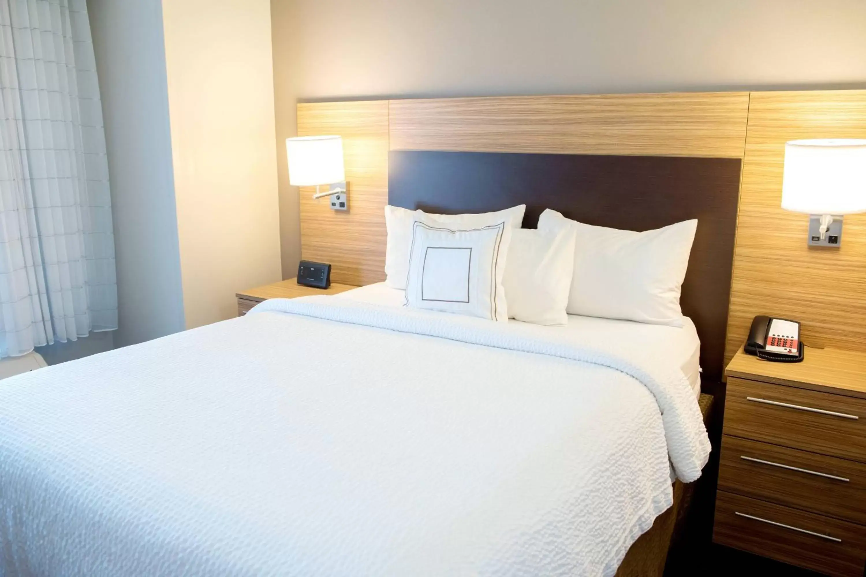 Bedroom, Bed in TownePlace Suites by Marriott Ames