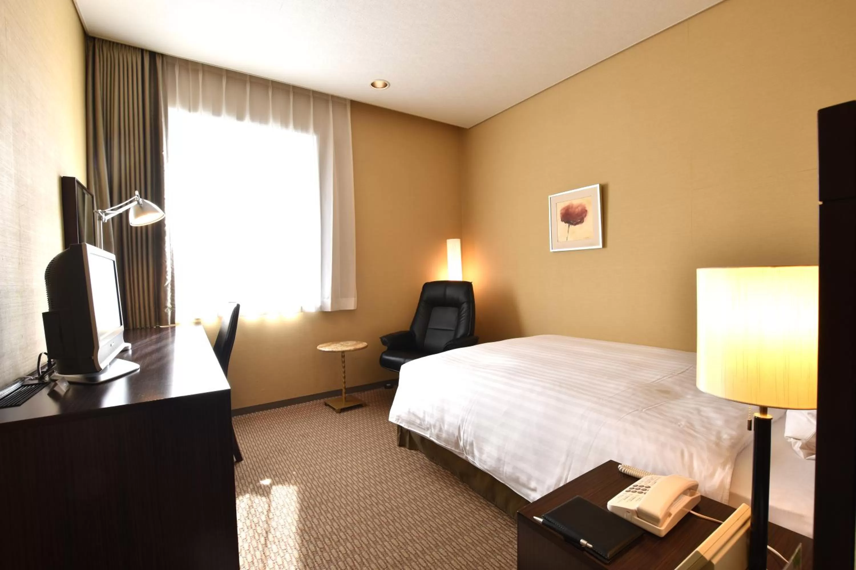 Photo of the whole room, Bed in Hotel Nikko Tsukuba