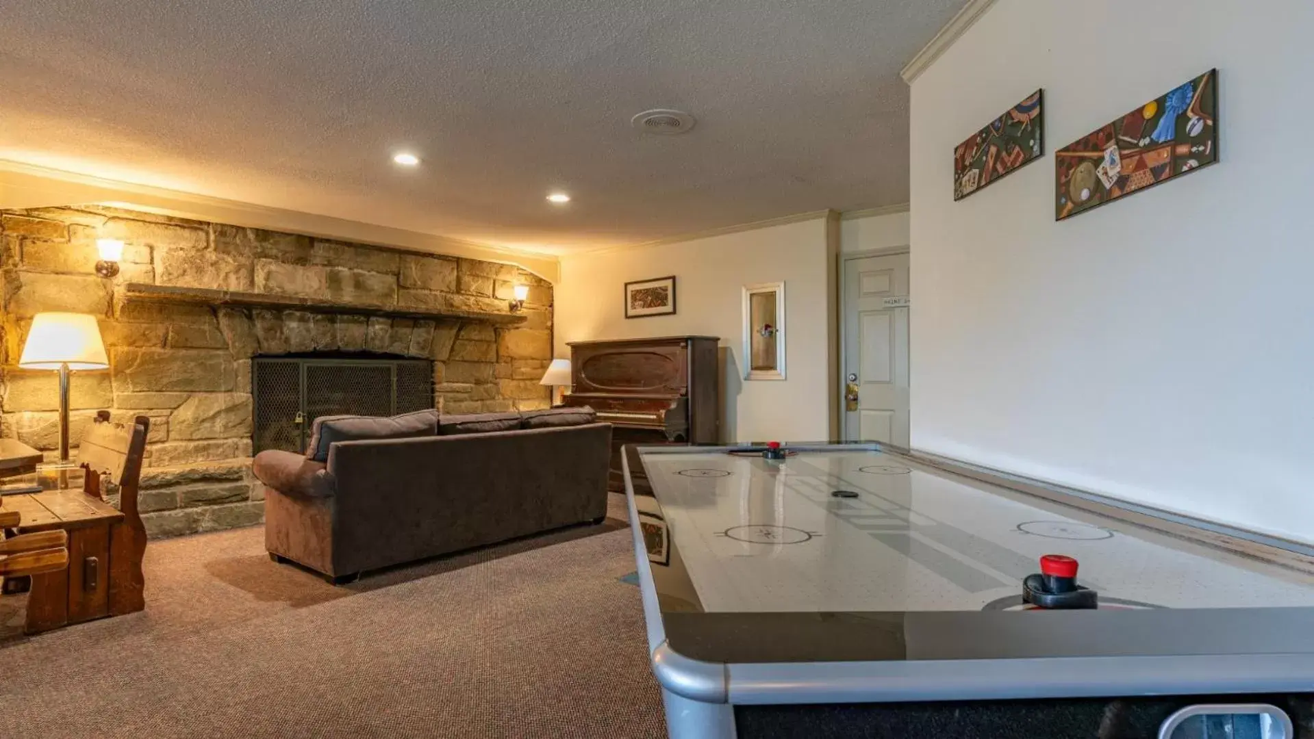 Game Room, Kitchen/Kitchenette in 4 Seasons at Beech Mountain