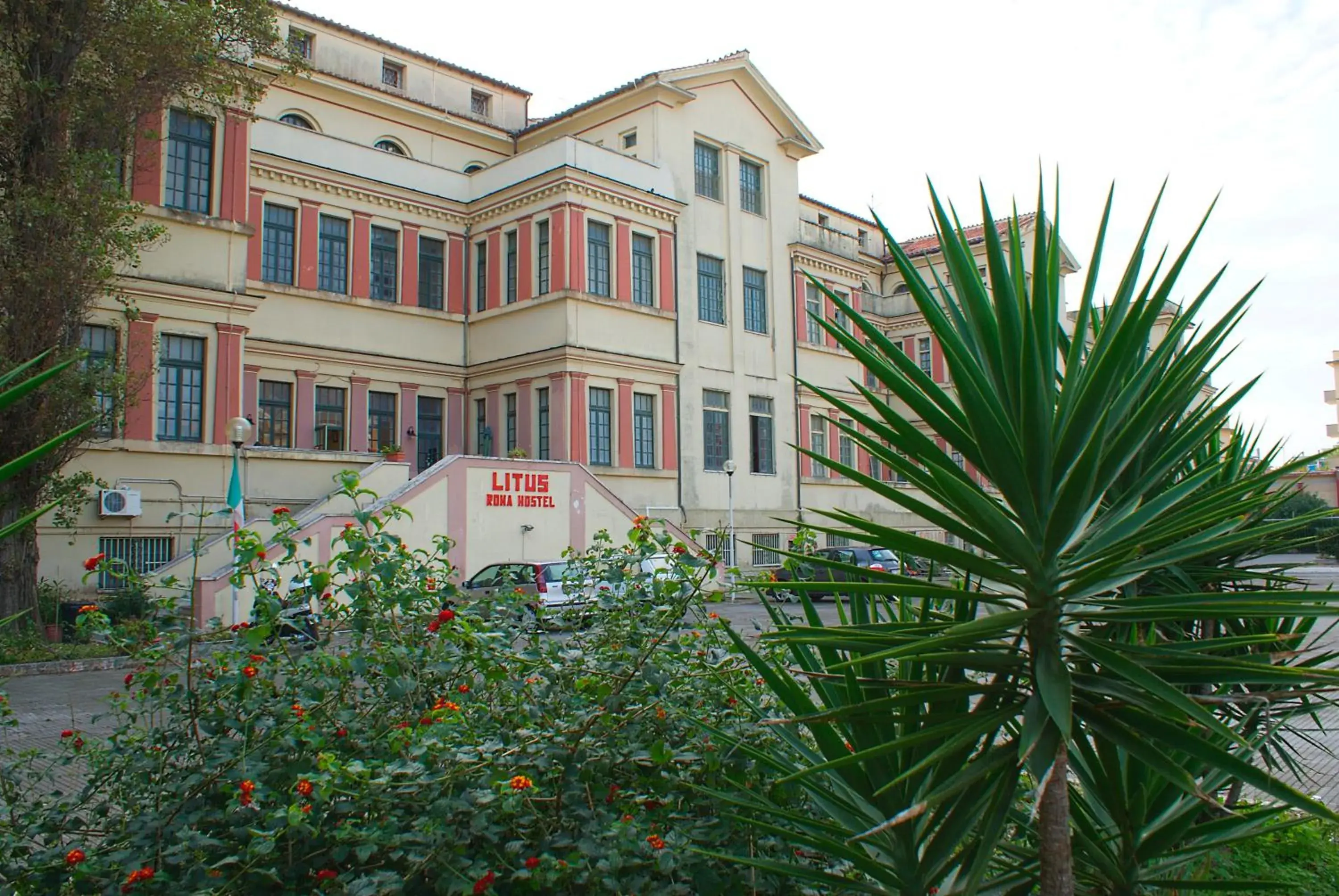 Property Building in Litus Roma Hostel