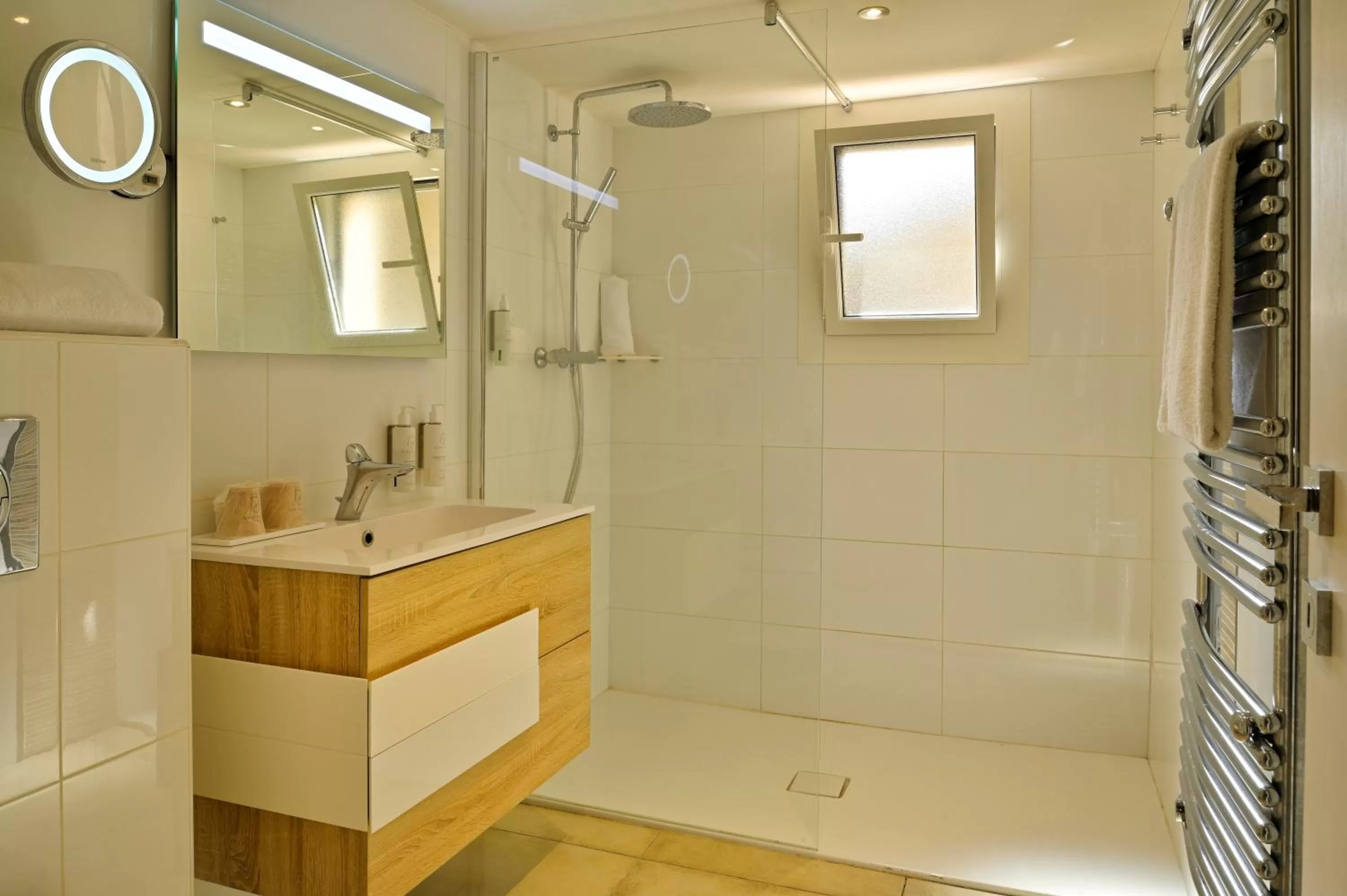 Shower in Hotel Bartaccia