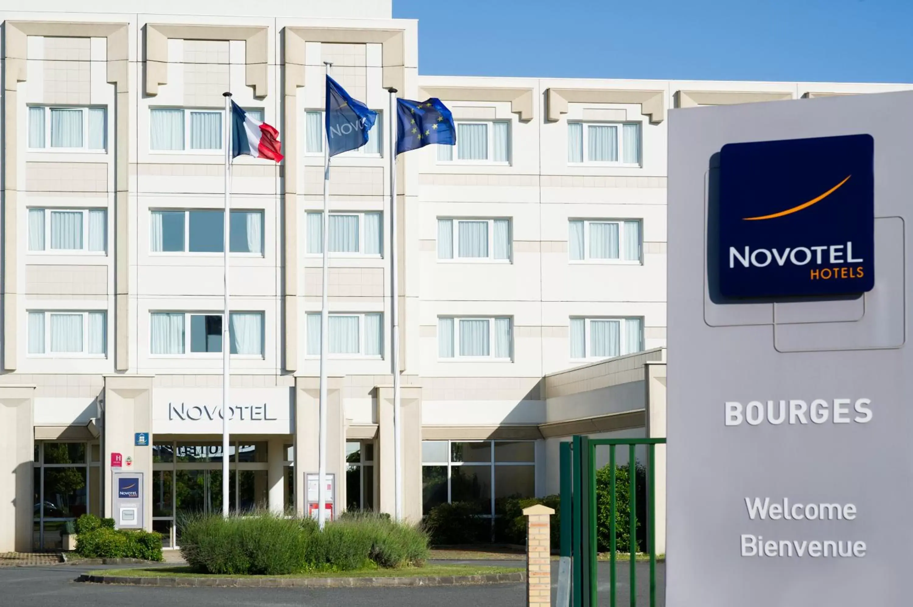 Facade/entrance, Property Building in Novotel Bourges