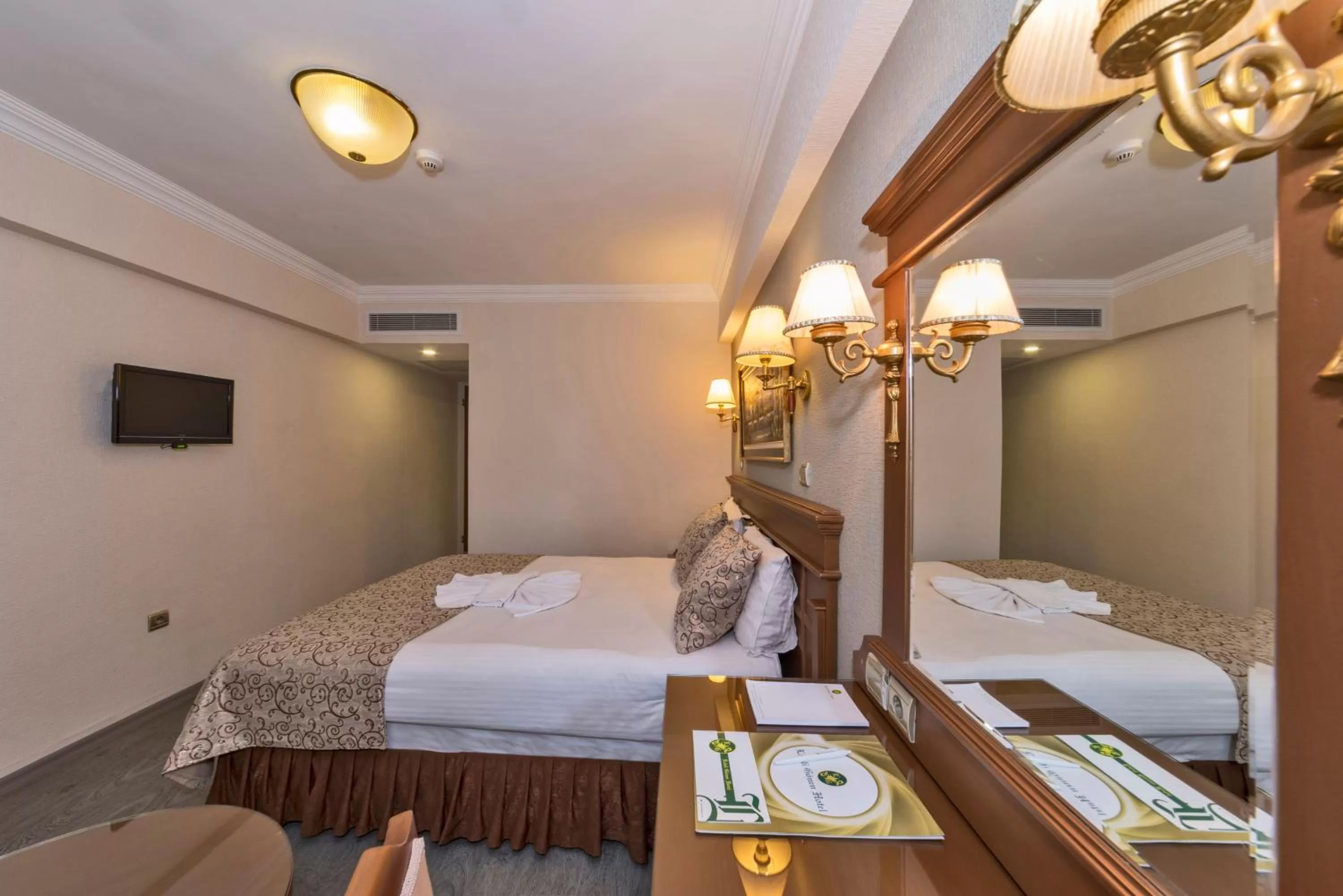 Bed in Laleli Gonen Hotel