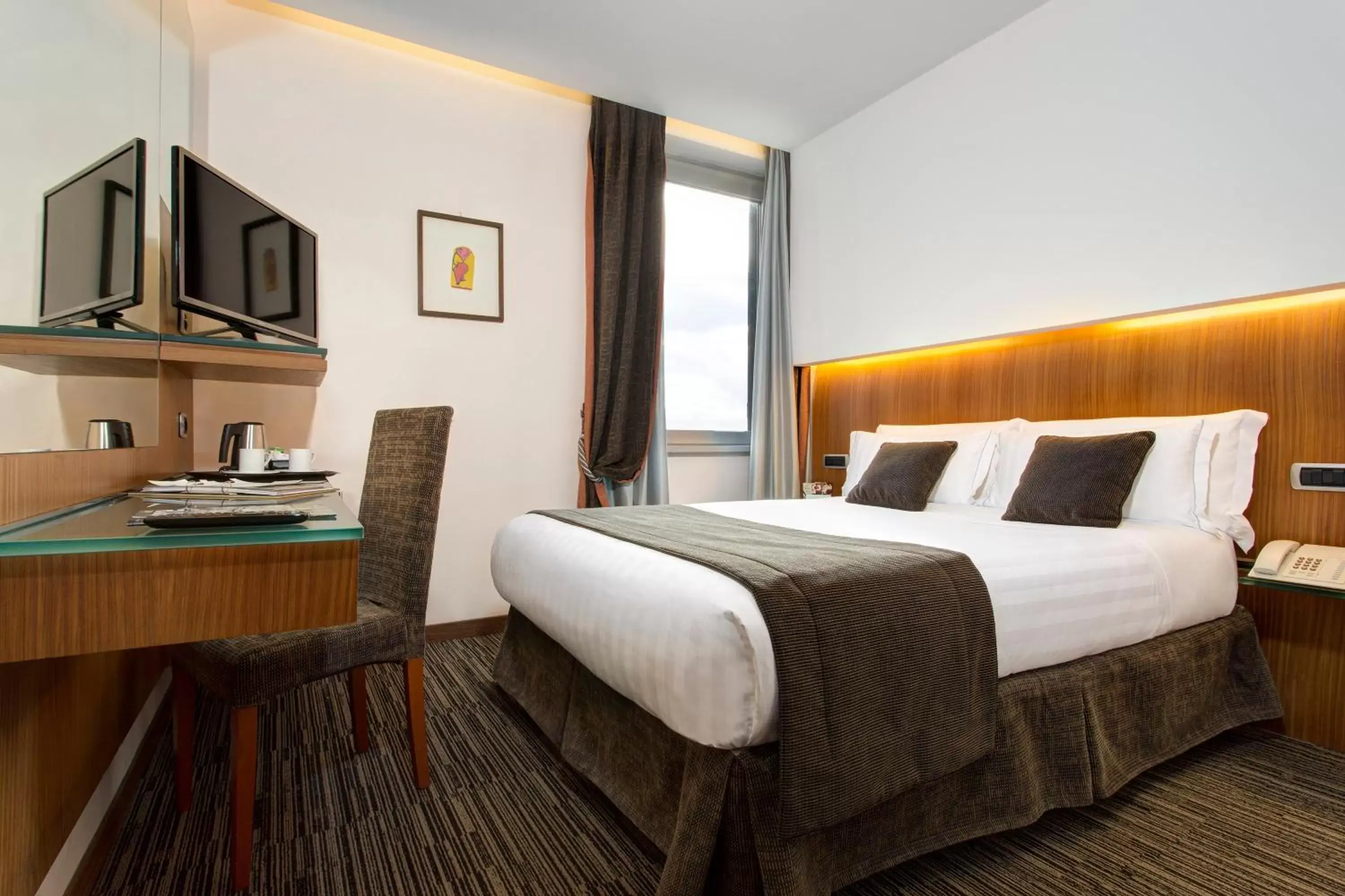 Bedroom, Bed in Best Western Plus Hotel Universo