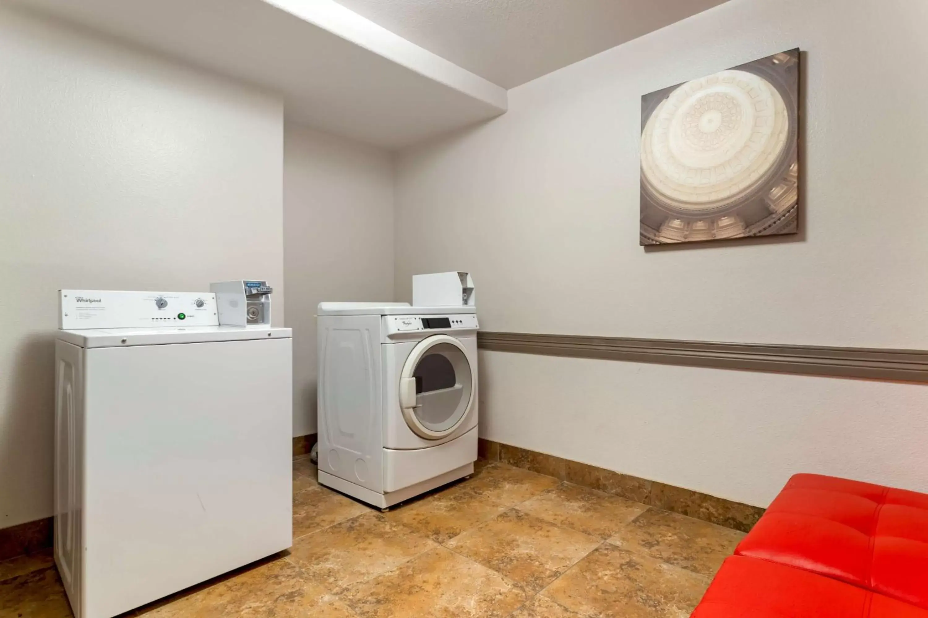 laundry, Kitchen/Kitchenette in Aiden by Best Western @ Austin City Hotel