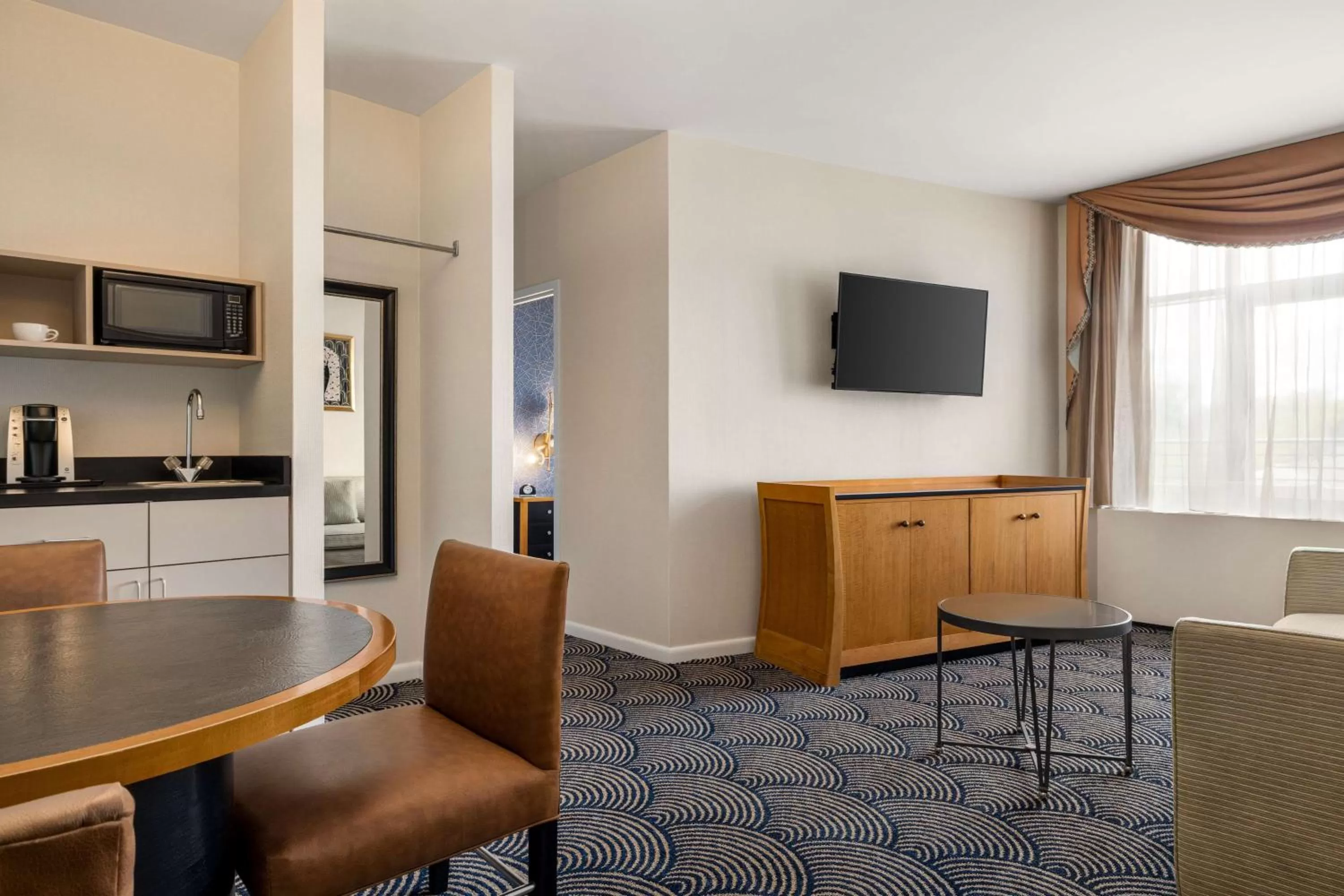 Photo of the whole room in Inn at Great Neck