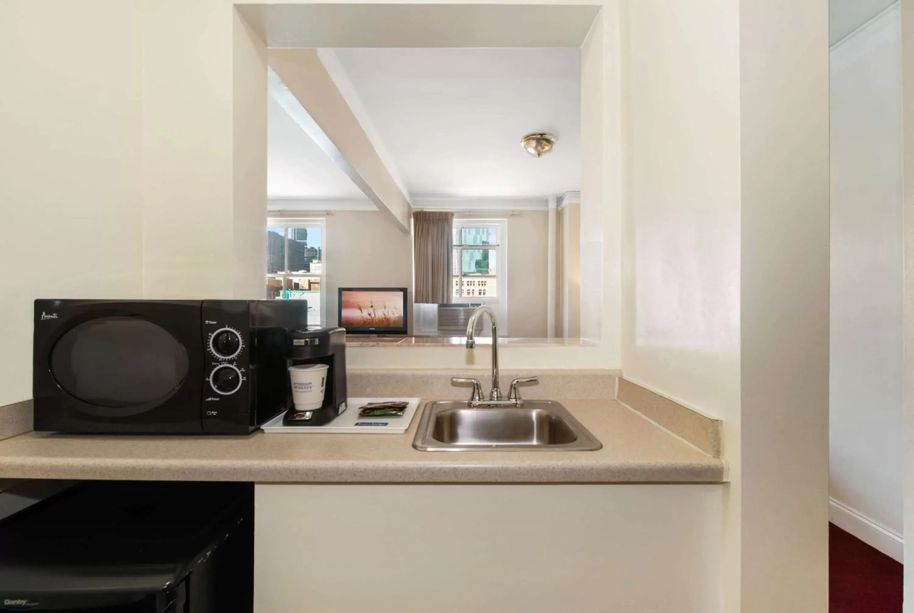 Photo of the whole room in Travelodge by Wyndham Downtown Chicago Photo of the whole room in Travelodge by Wyndham Downtown Chicago