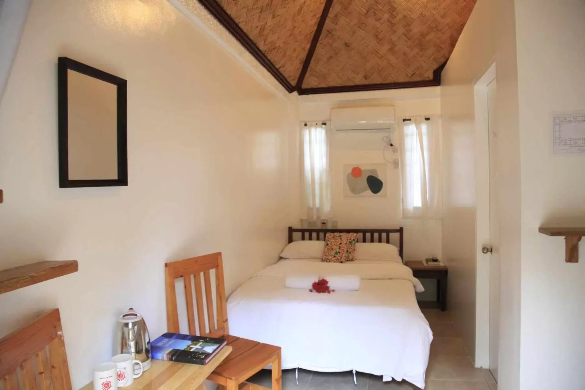 Bedroom, Bed in Sunz en Coron Resort