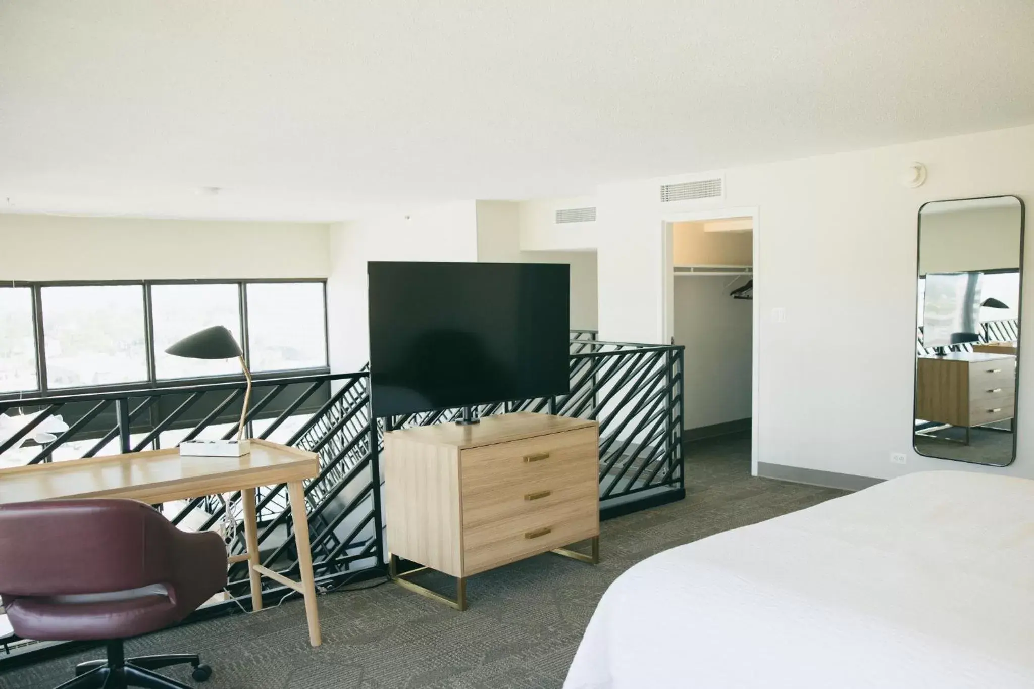 Photo of the whole room, Bed in Staybridge Suites Chicago O'Hare - Rosemont by IHG Photo of the whole room, Bed in Staybridge Suites Chicago O'Hare - Rosemont by IHG