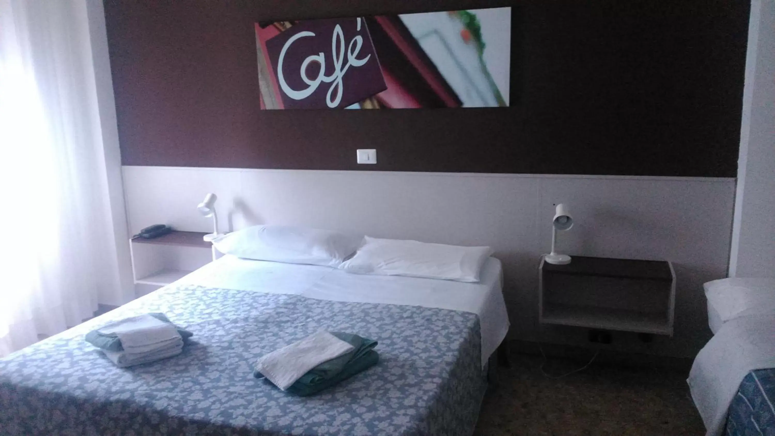 Photo of the whole room, Bed in Radio Hotel