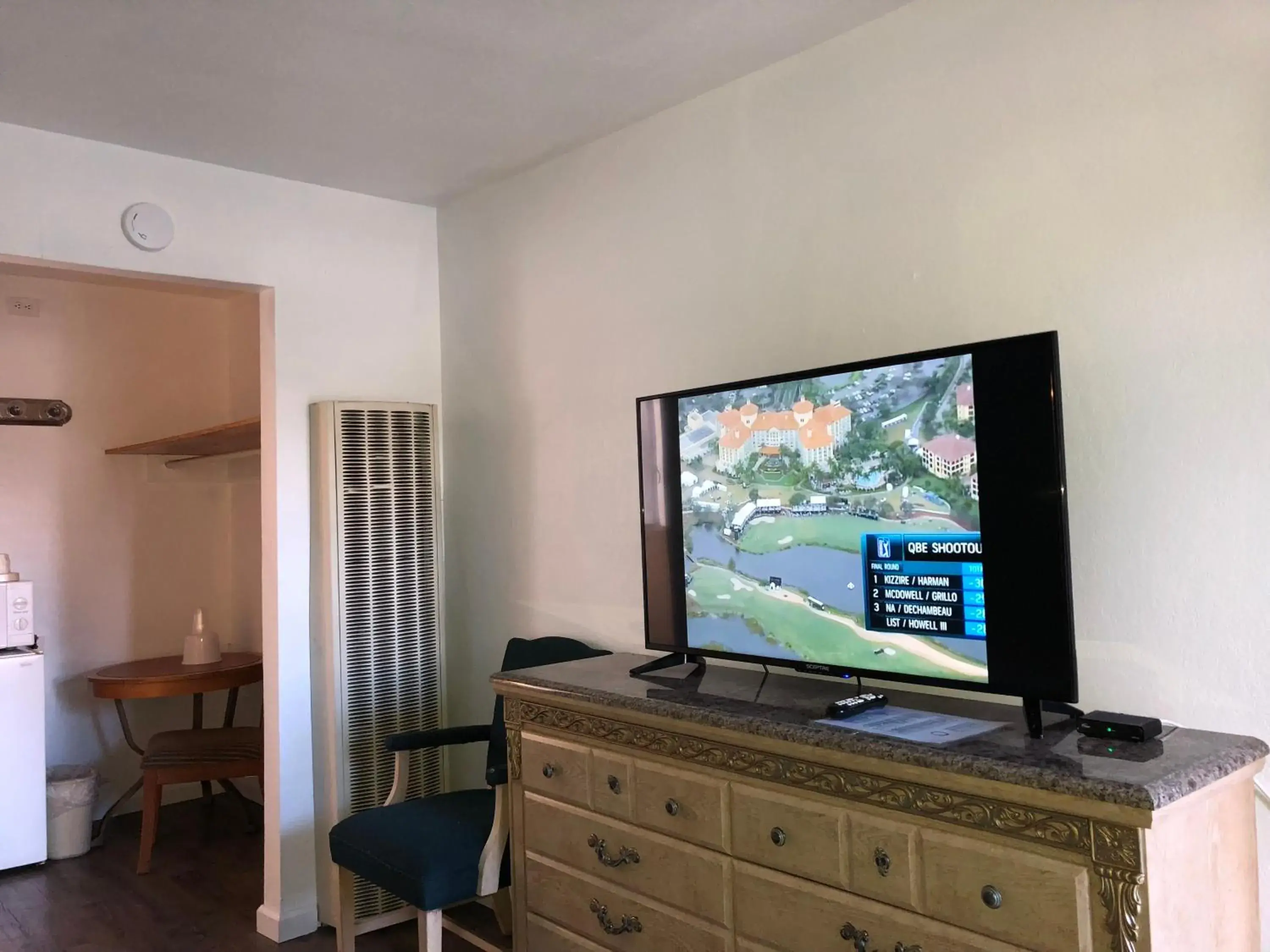 TV/Entertainment Center in Cedar Inn & Suites