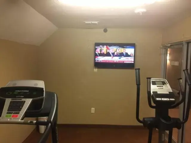 Fitness centre/facilities, TV/Entertainment Center in Americas Best Value Inn Caldwell