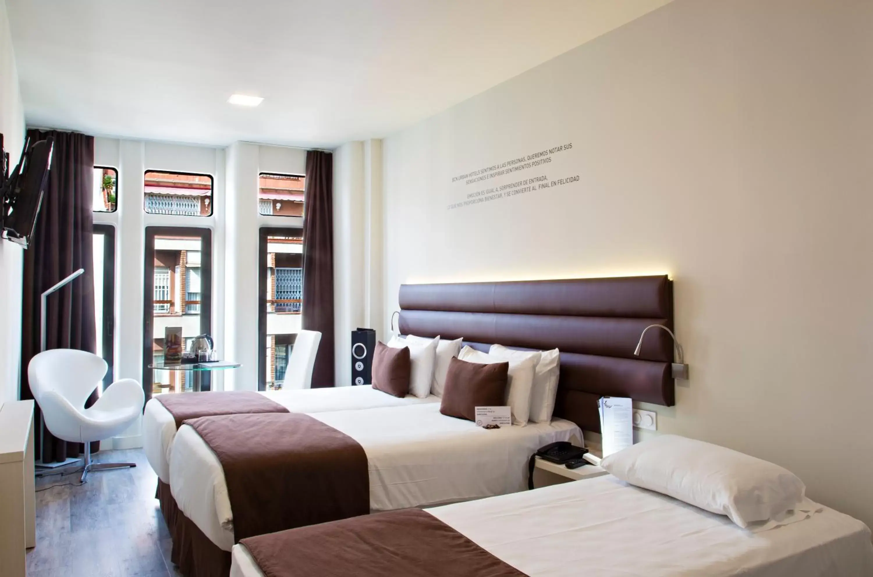 Photo of the whole room, Bed in Bcn Urbaness Hotels Gran Rosellon