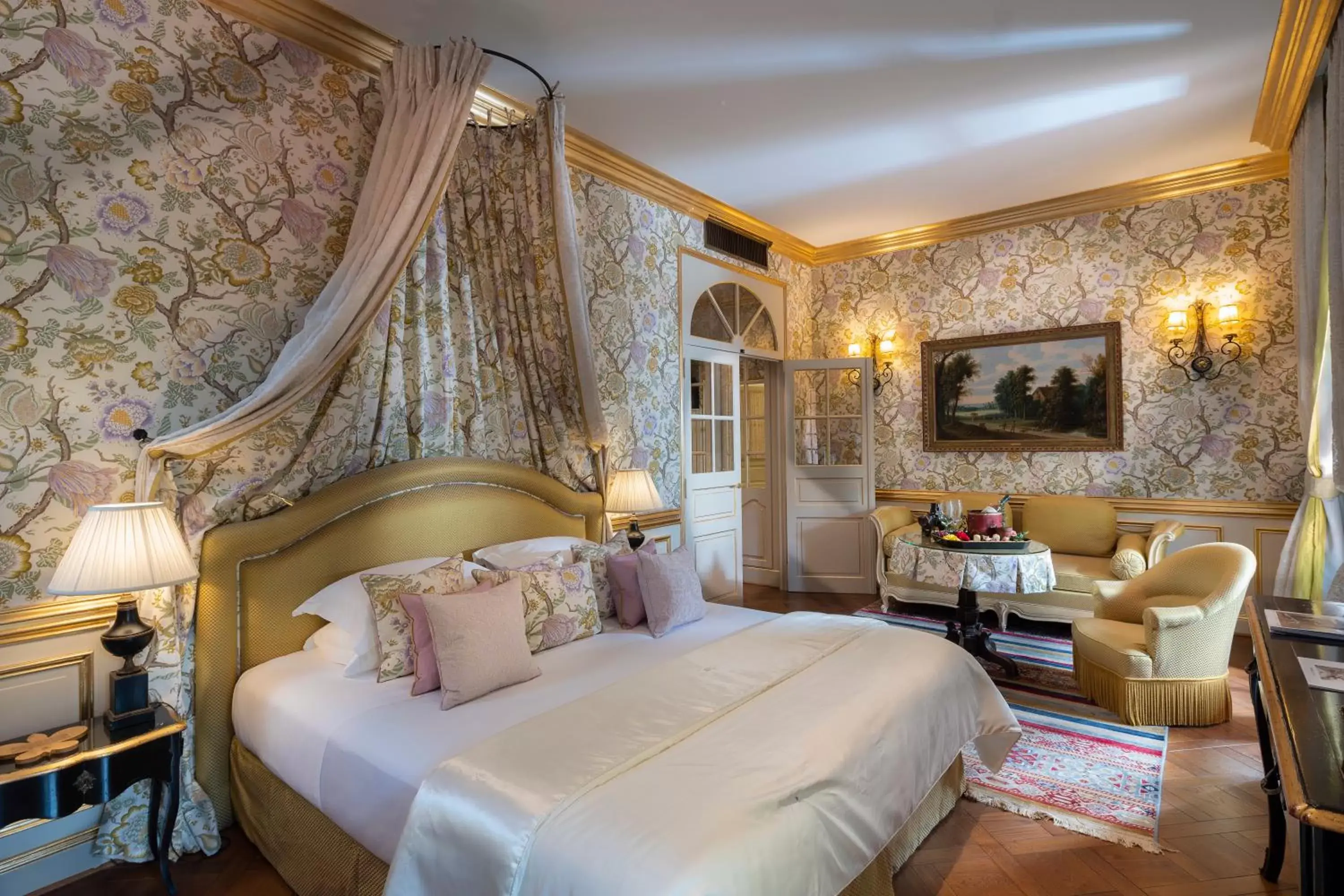 Bed in Villa Gallici Hôtel & Spa