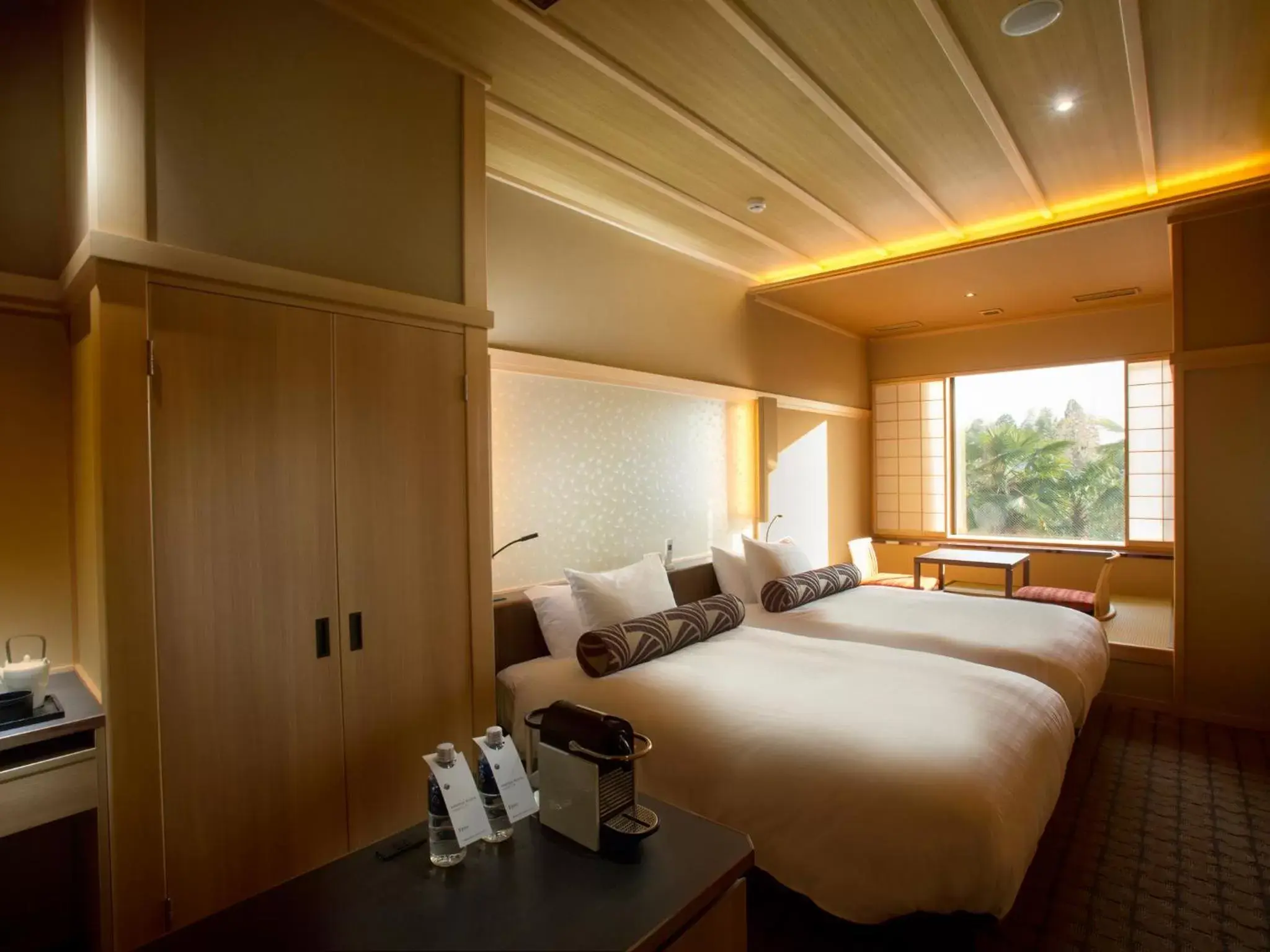 Photo of the whole room, Bed in Saka Hotel Kyoto