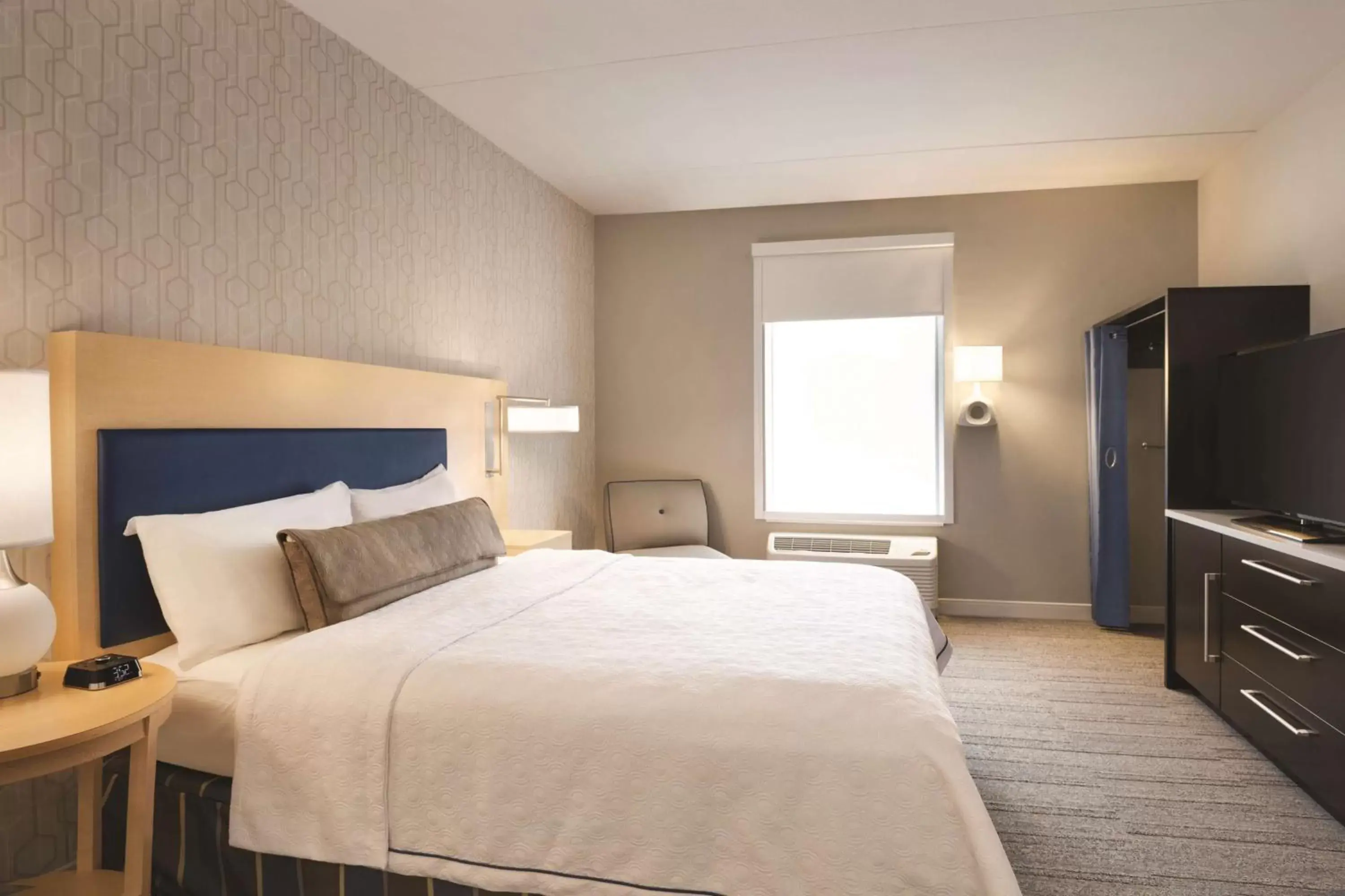 Bed in Home2 Suites by Hilton Nashville Franklin Cool Springs