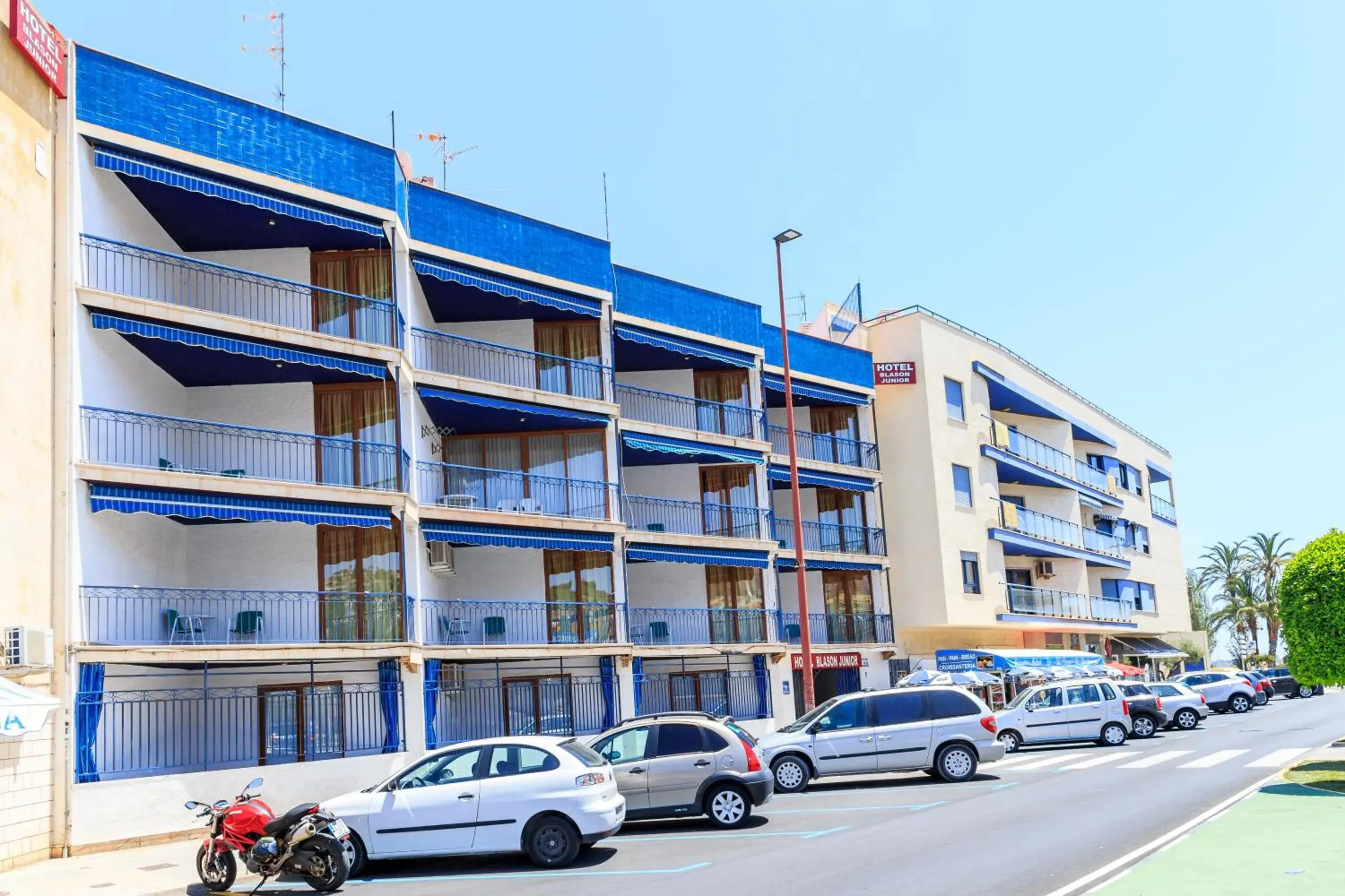 Facade/entrance, Property Building in Hotel Blasón Junior