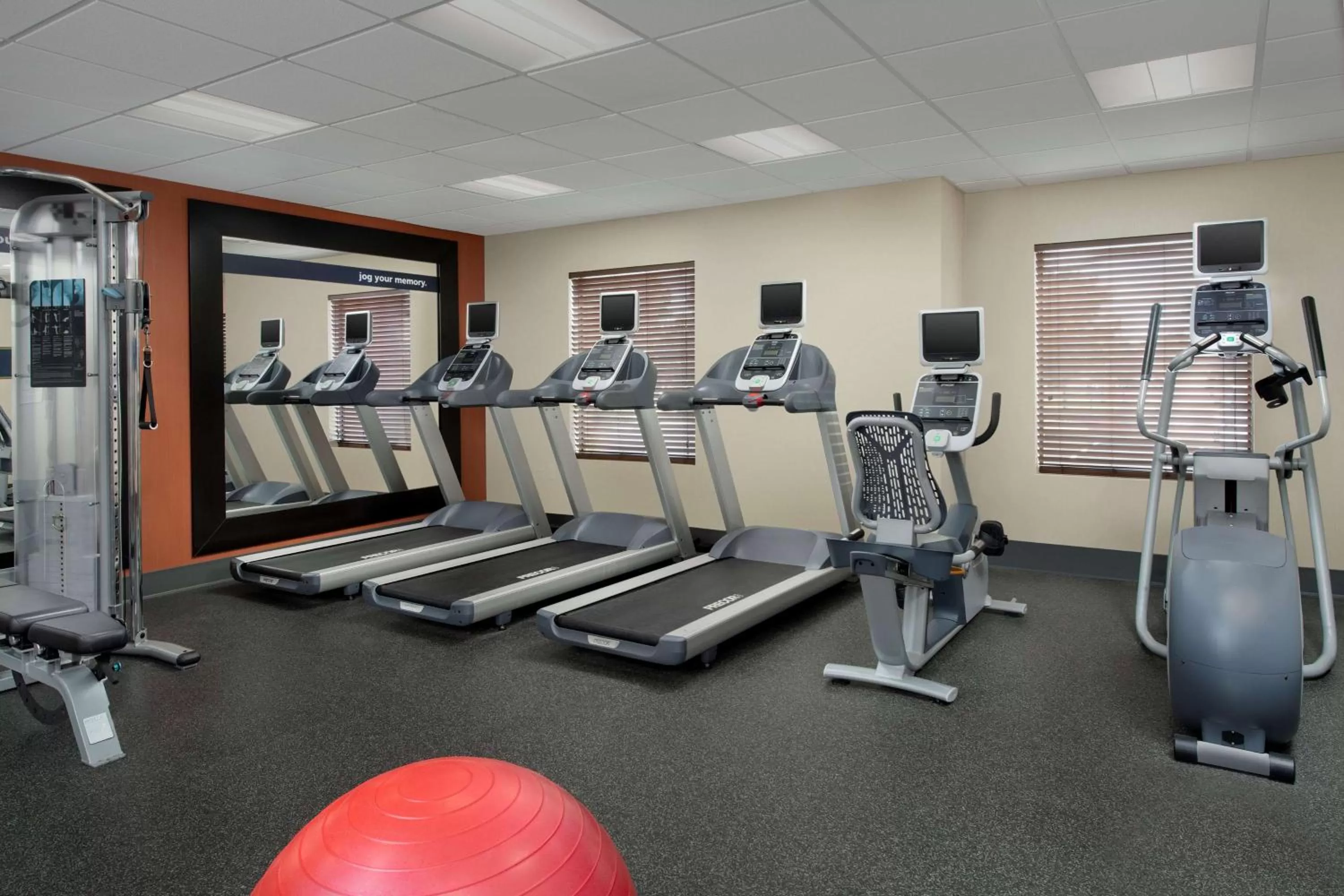 Fitness centre/facilities in Hampton Inn Knoxville Clinton I-75