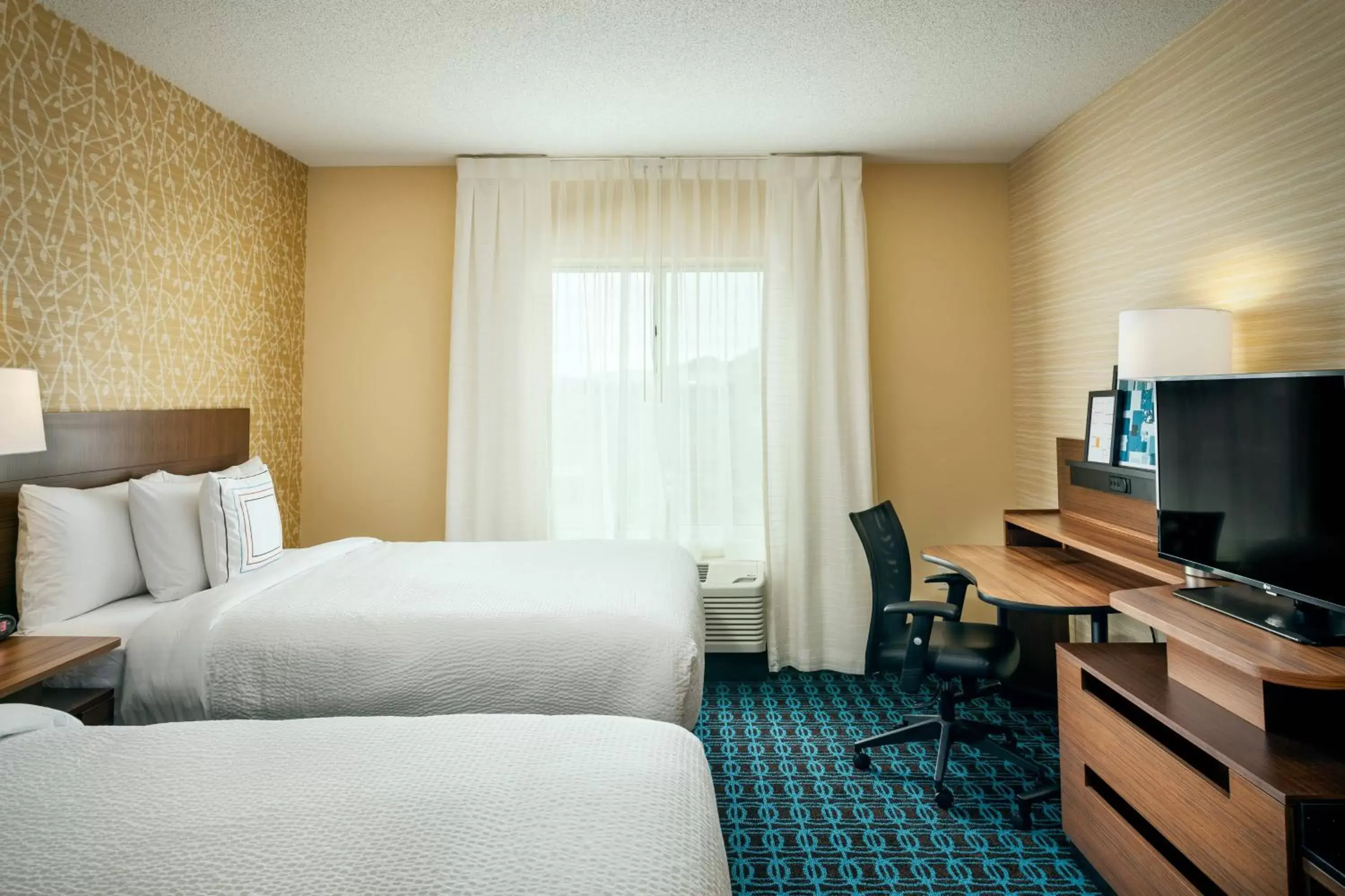Bedroom, Bed in Fairfield Inn & Suites by Marriott Tacoma DuPont