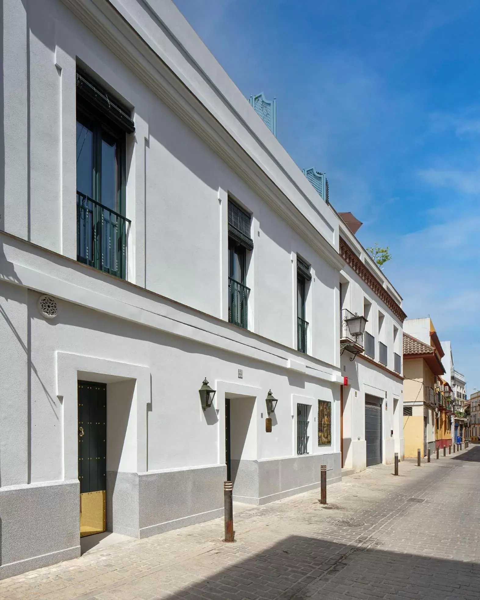 Quiet street view, Property Building in Hotel Boutique Triana House