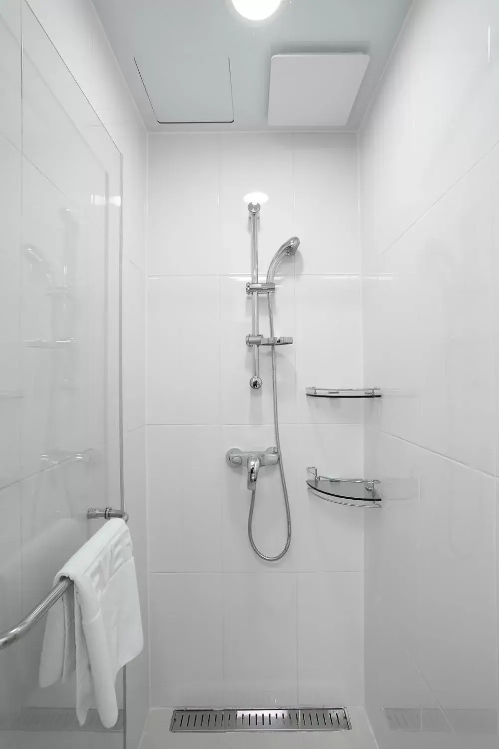 Bathroom in Ever8 Serviced Residence