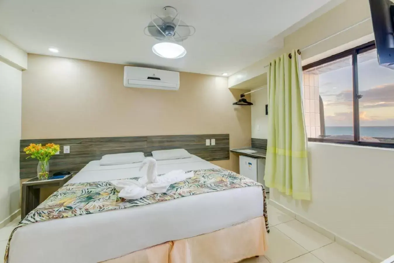 Bed in Vistamar Hotel