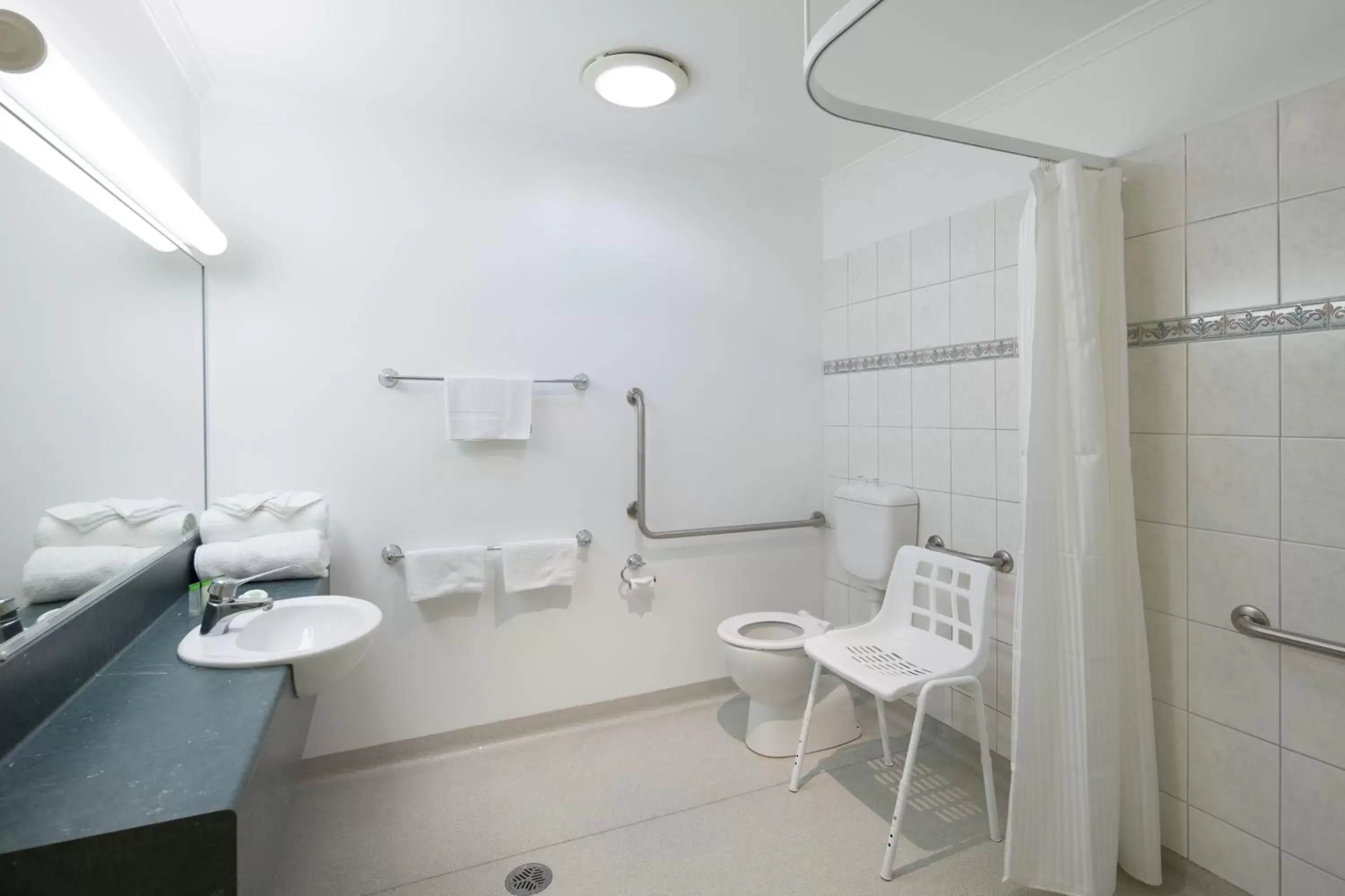 Shower, Bathroom in Best Western Crystal Inn