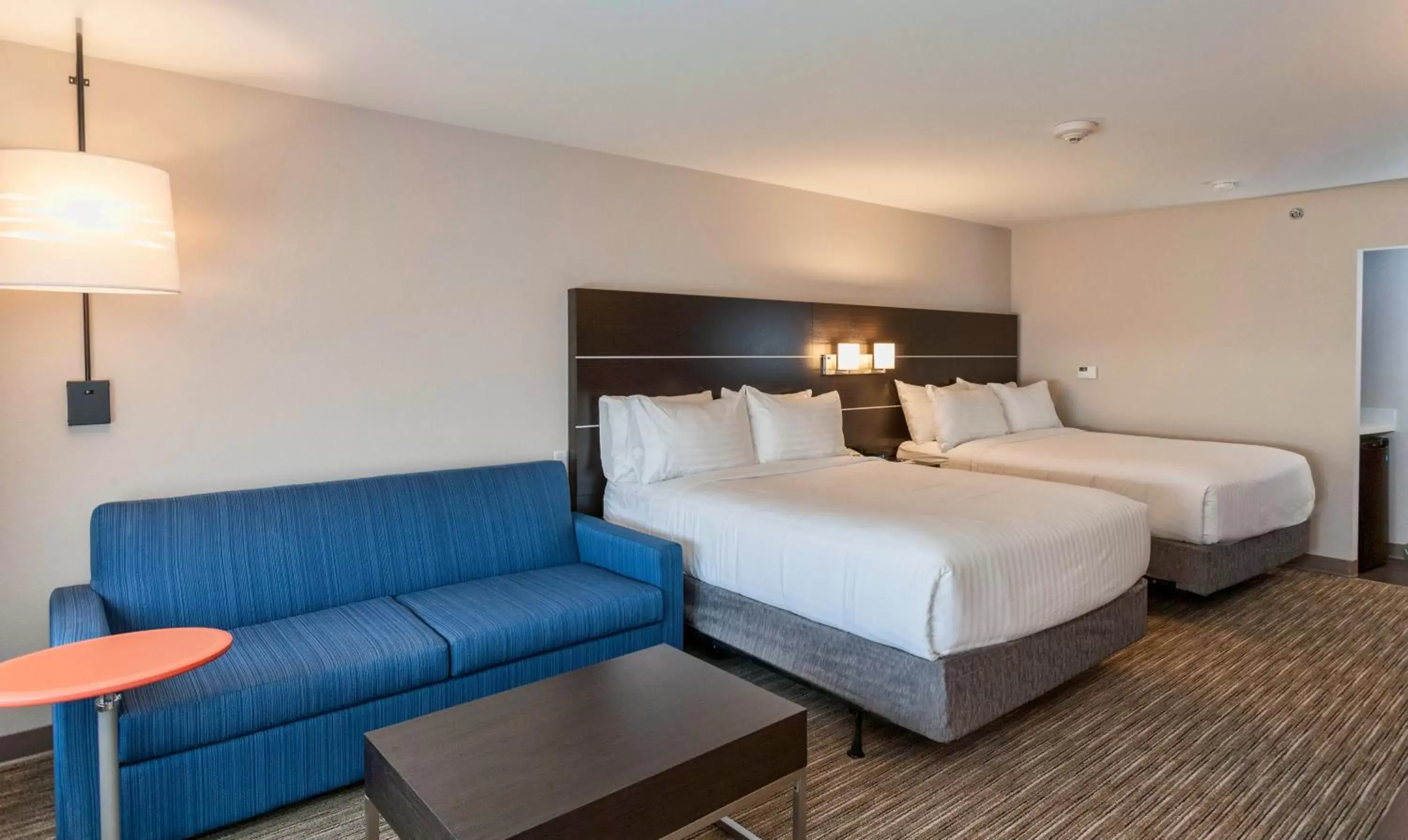 Photo of the whole room, Bed in Holiday Inn Express & Suites - Dodge City, an IHG Hotel