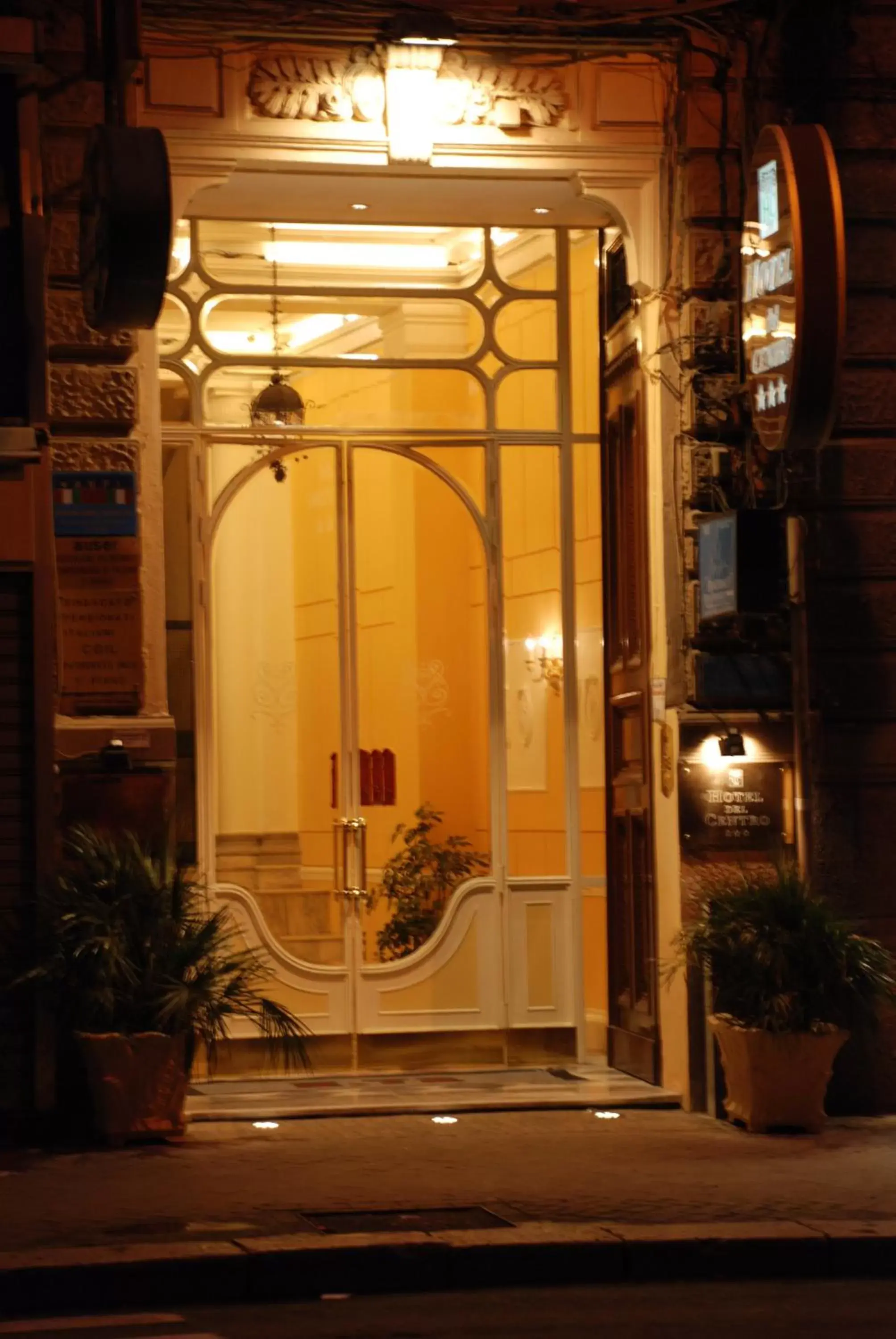 Facade/entrance in Hotel del Centro