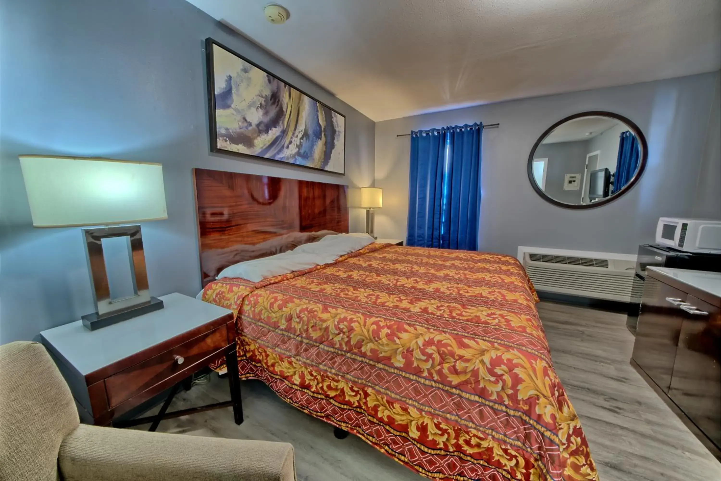 Bed in Aqua View Motel