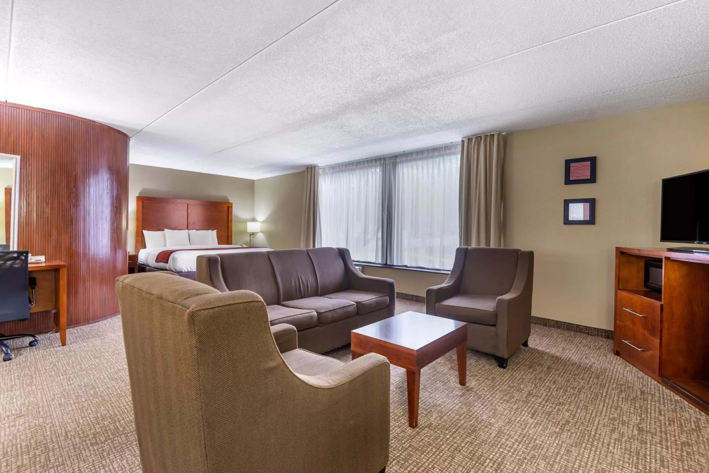 Seating Area in Comfort Inn Matthews / Charlotte