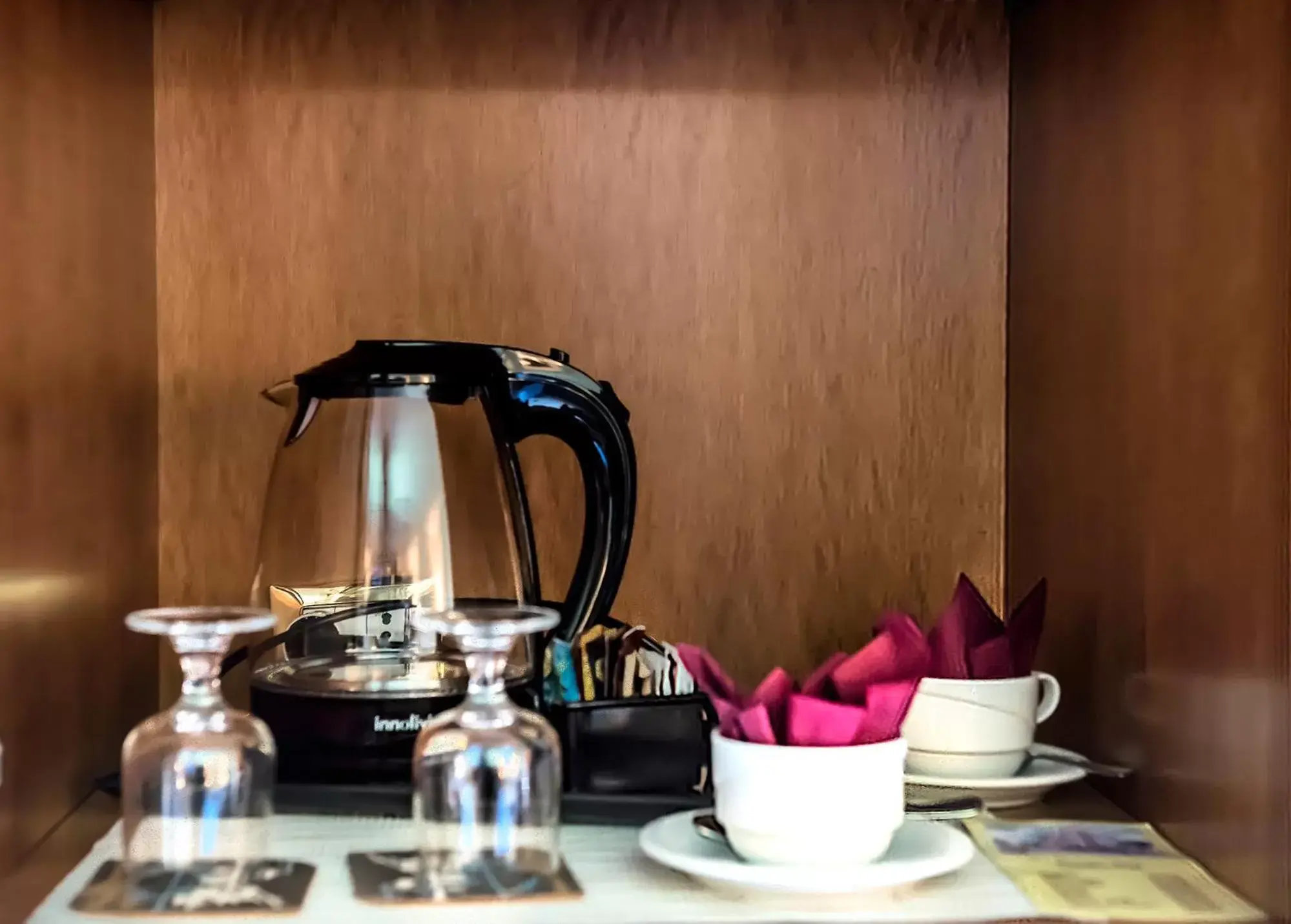 Coffee/tea facilities in Hotel Pacific