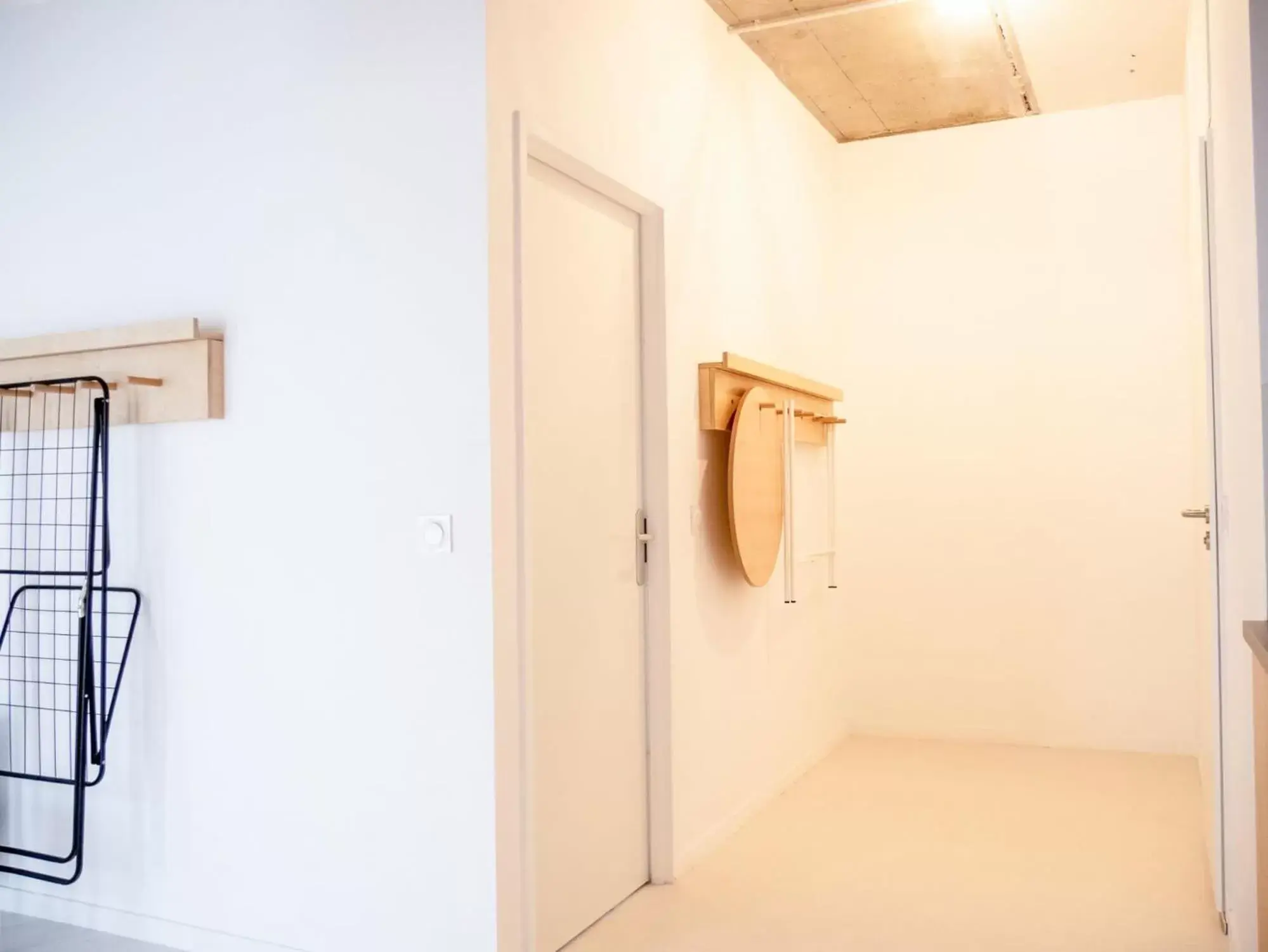 wardrobe, Bathroom in Residence Ecla Noisy-le-Grand