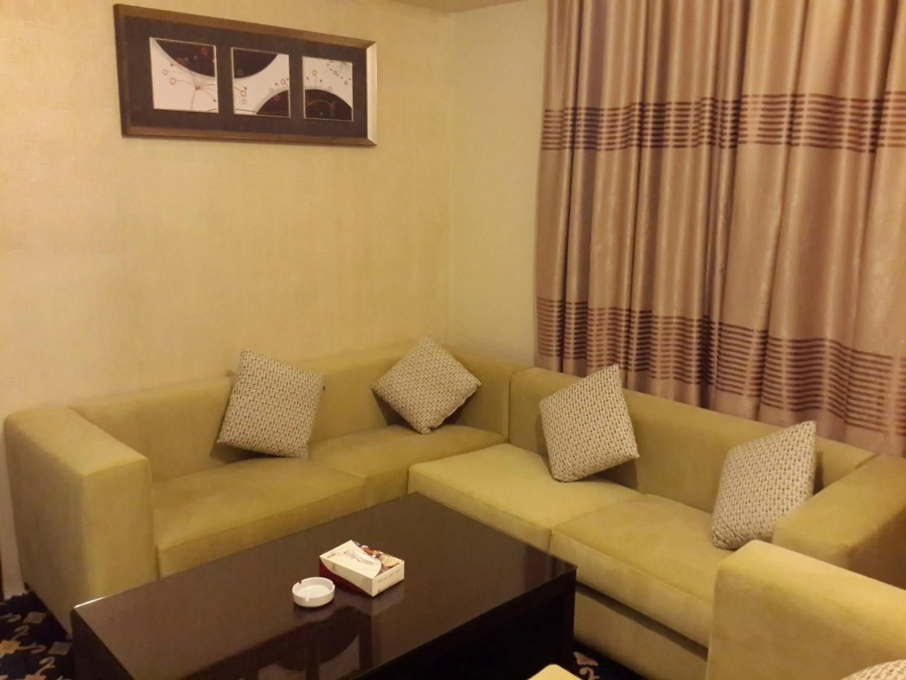 Bedroom, Seating Area in Al Thuraya Hotel