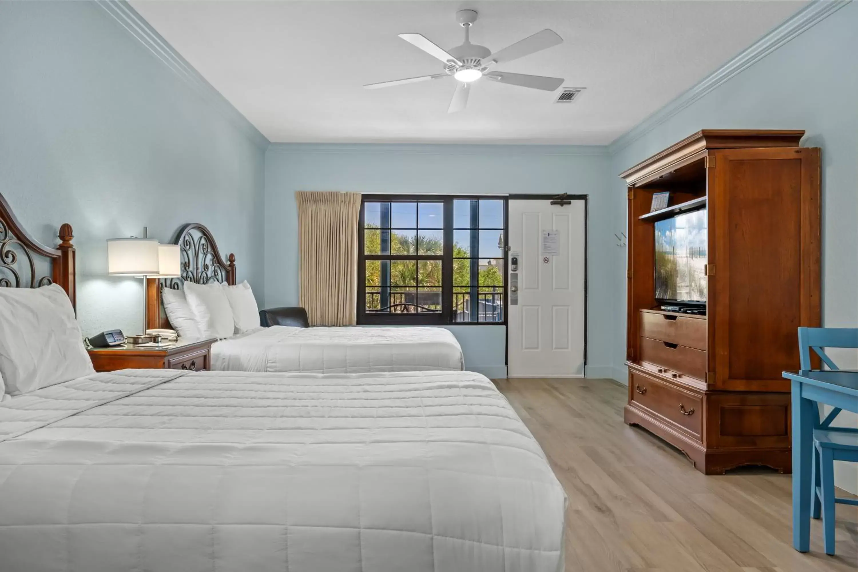 Bedroom in Beachside Inn