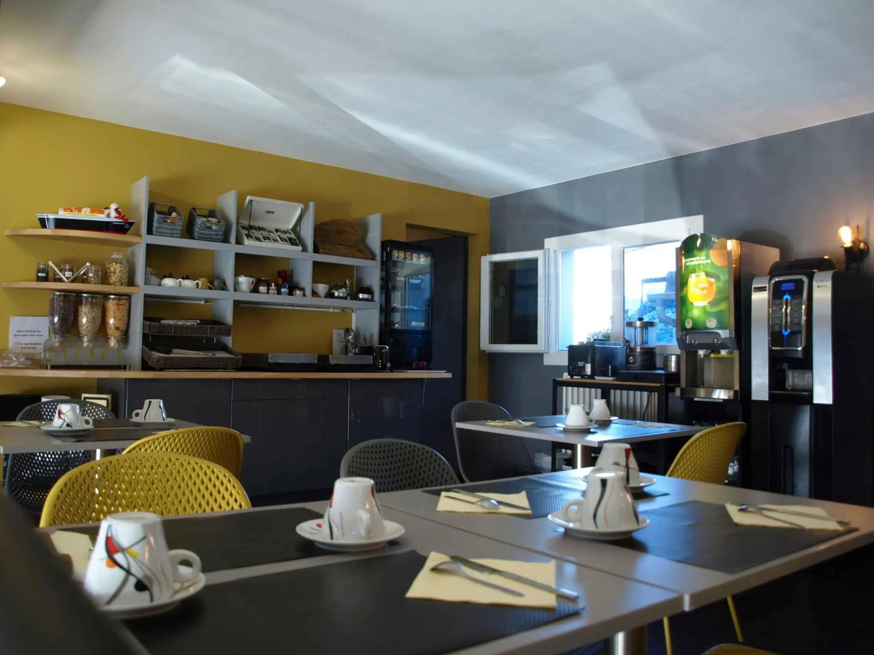 Breakfast, Restaurant/Places to Eat in The Originals City, Hotel de l'Europe, Saint-Nazaire